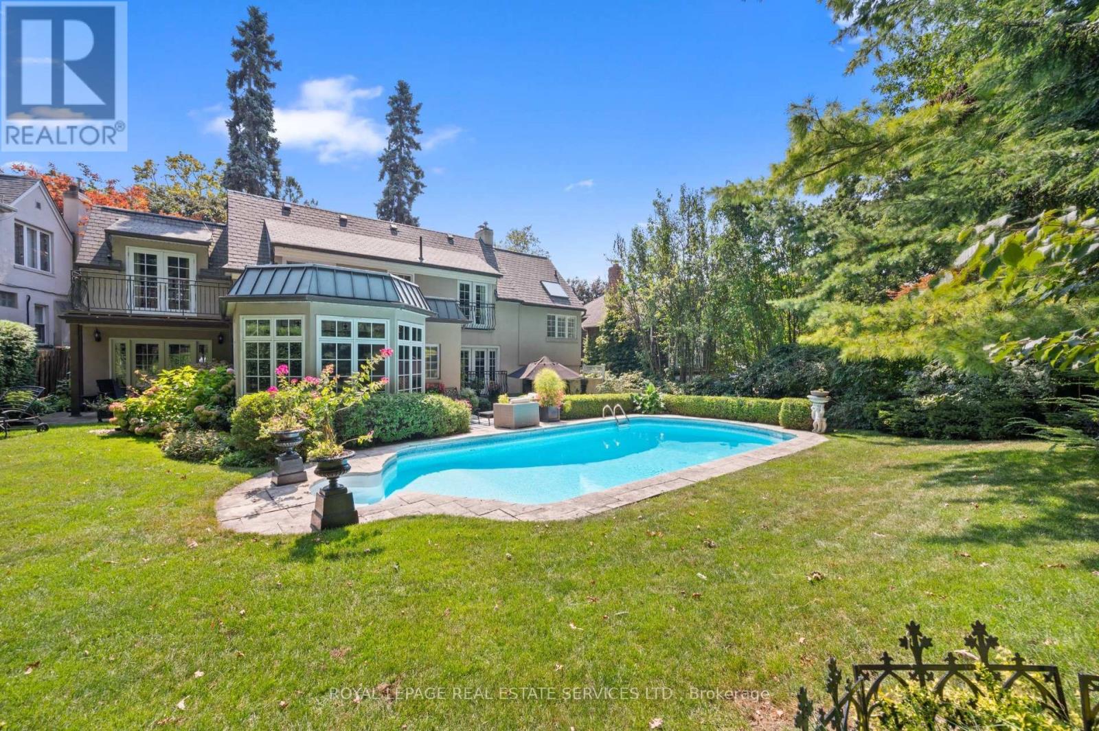 14 Riverside Crescent, Toronto, Ontario  M6S 1B6 - Photo 34 - W12822732