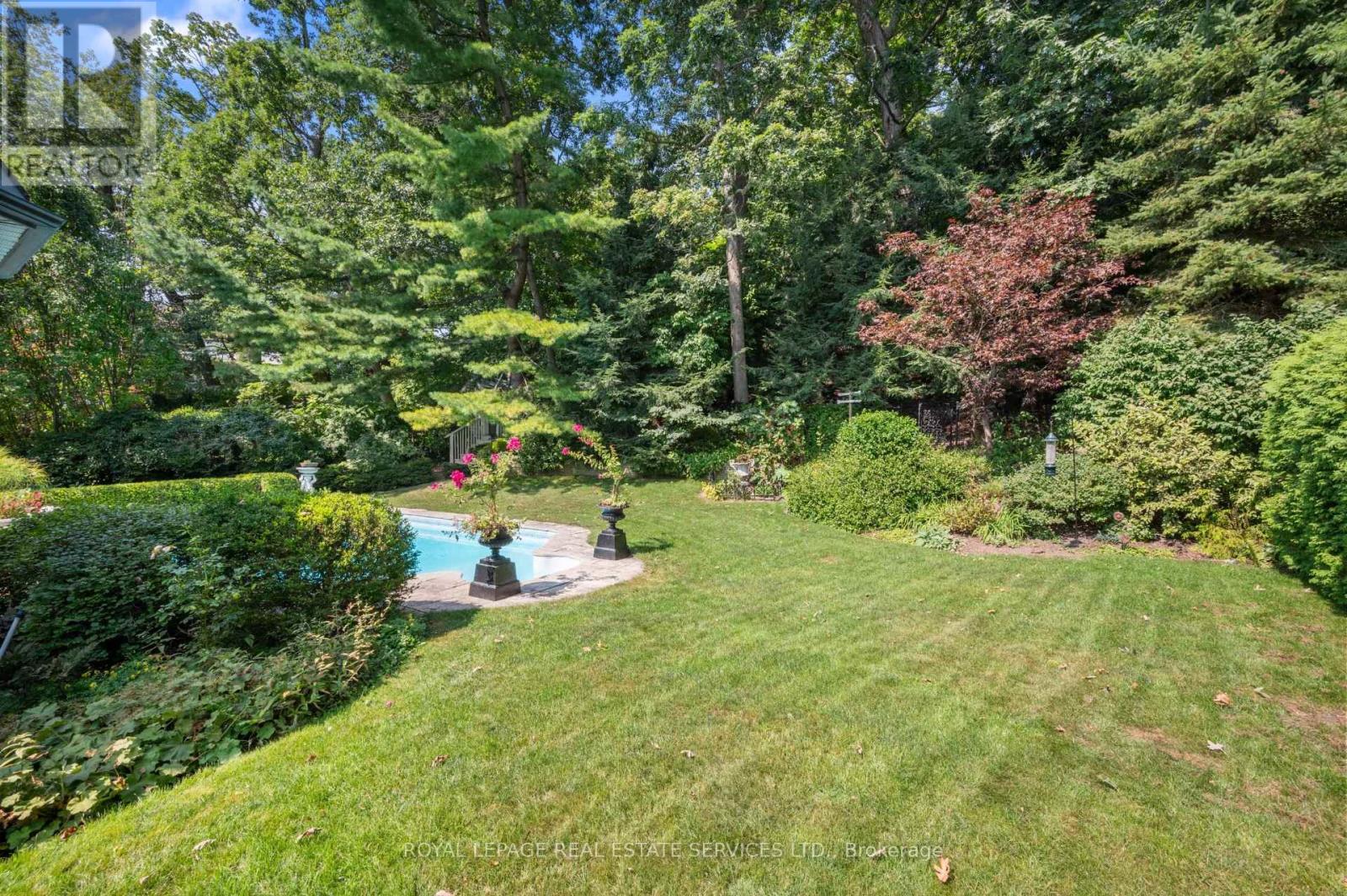 14 Riverside Crescent, Toronto, Ontario  M6S 1B6 - Photo 35 - W12822732