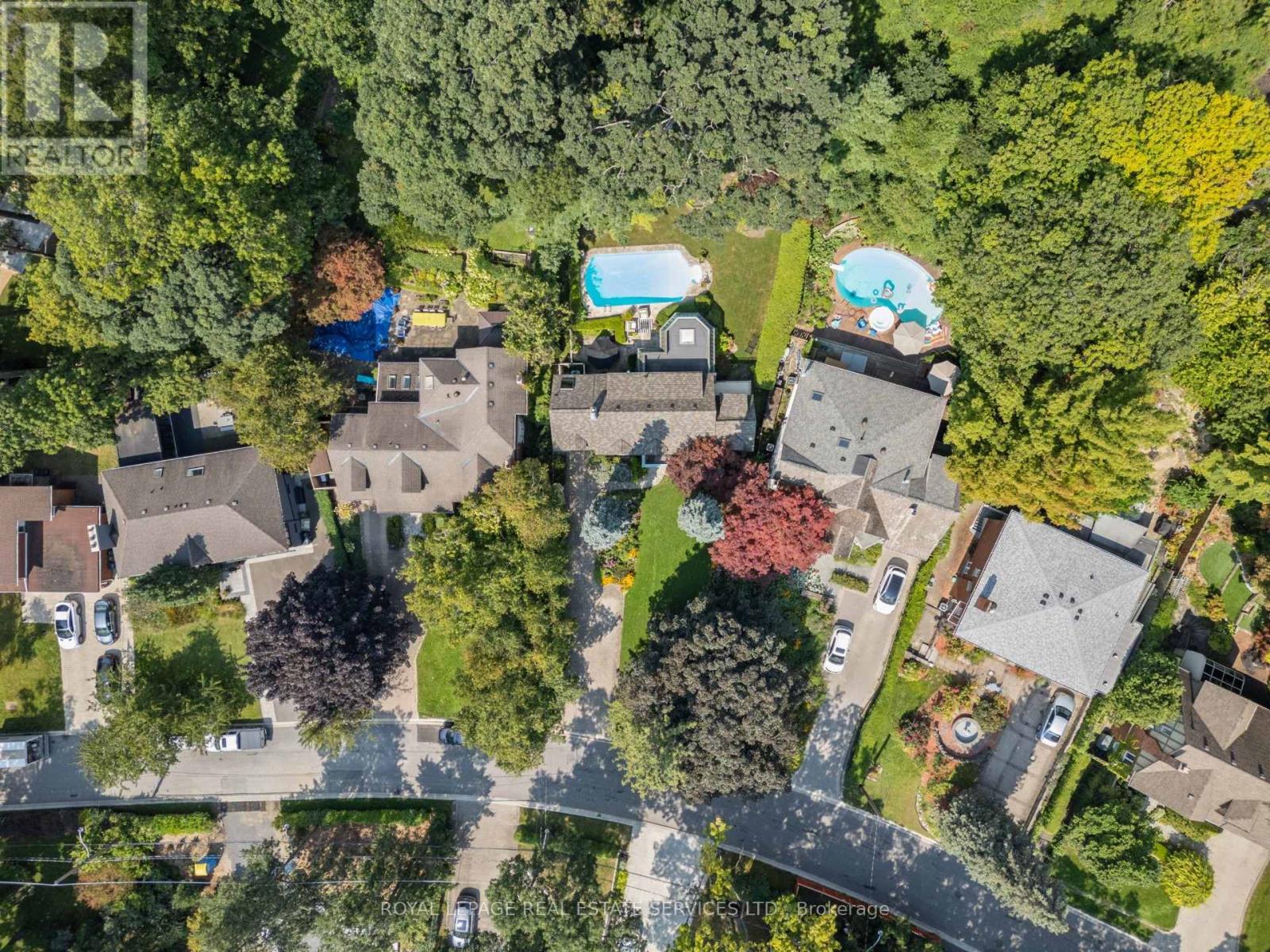 14 Riverside Crescent, Toronto, Ontario  M6S 1B6 - Photo 39 - W12822732