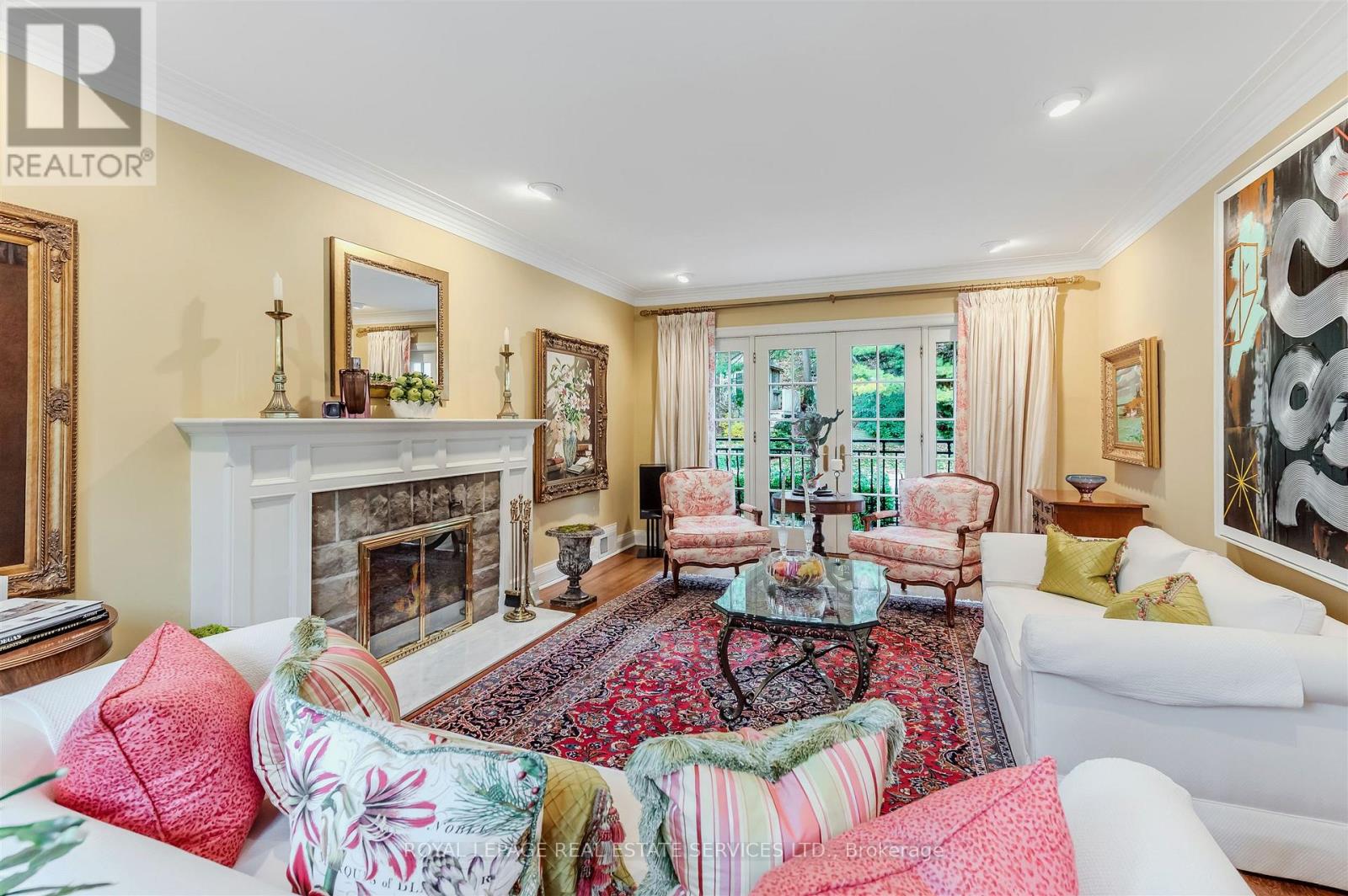 14 Riverside Crescent, Toronto, Ontario  M6S 1B6 - Photo 4 - W12822732