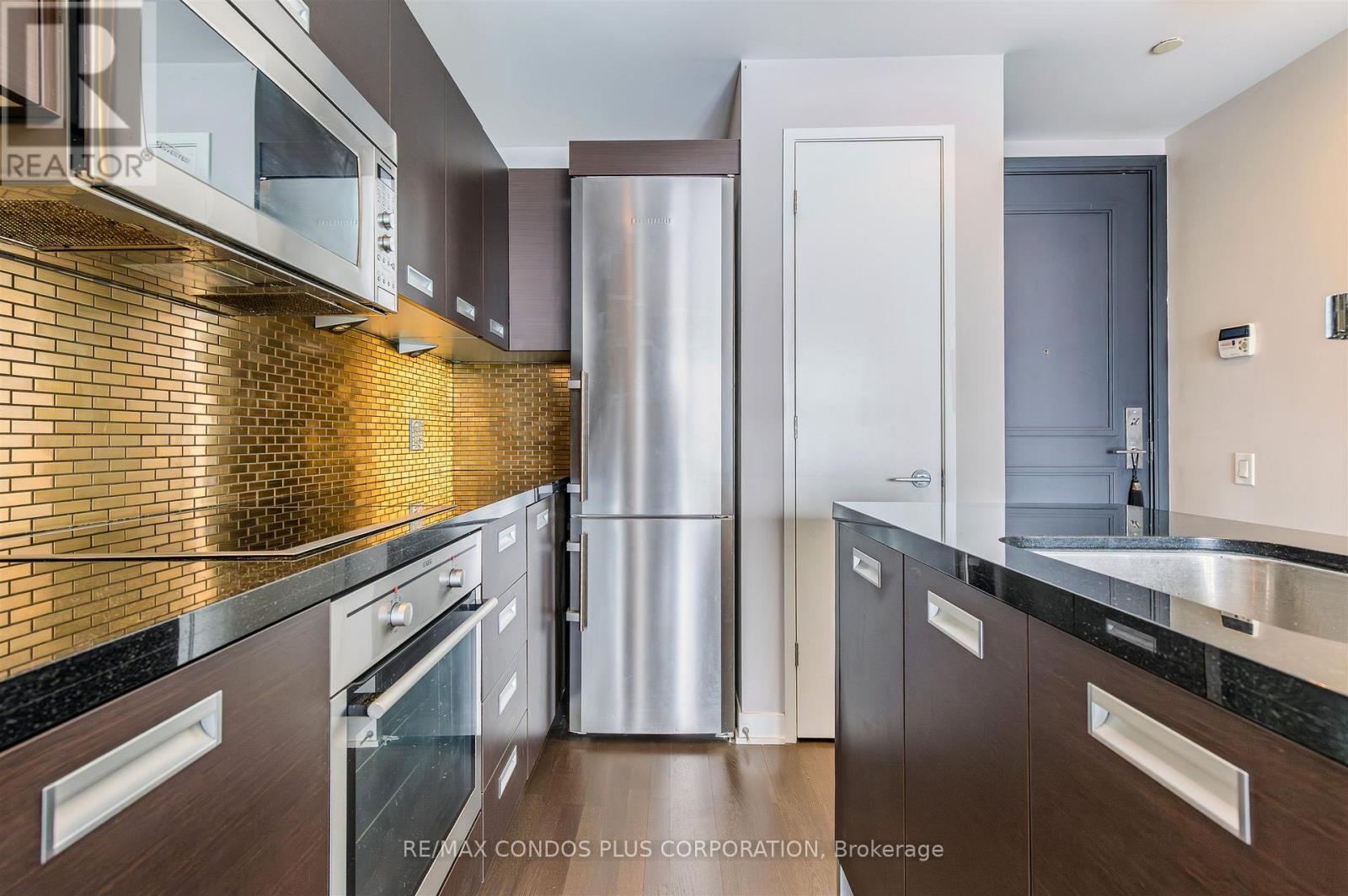 2502 - 88 Park Lawn Road, Toronto, Ontario  M8Y 0B5 - Photo 4 - W12822780