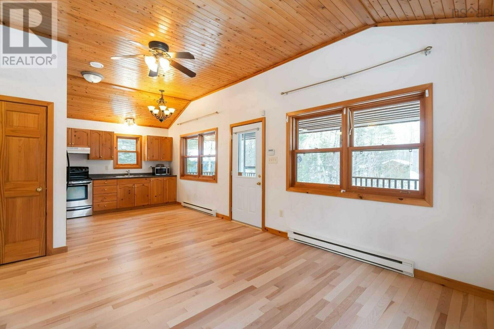 81 Canyon Point Road, Vaughan, Nova Scotia  B0N 2T0 - Photo 7 - 202603414