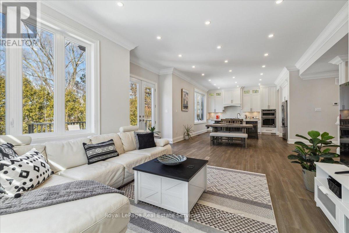 1211 Pinegrove Road, Oakville, Ontario  L6L 2W8 - Photo 13 - W12818918