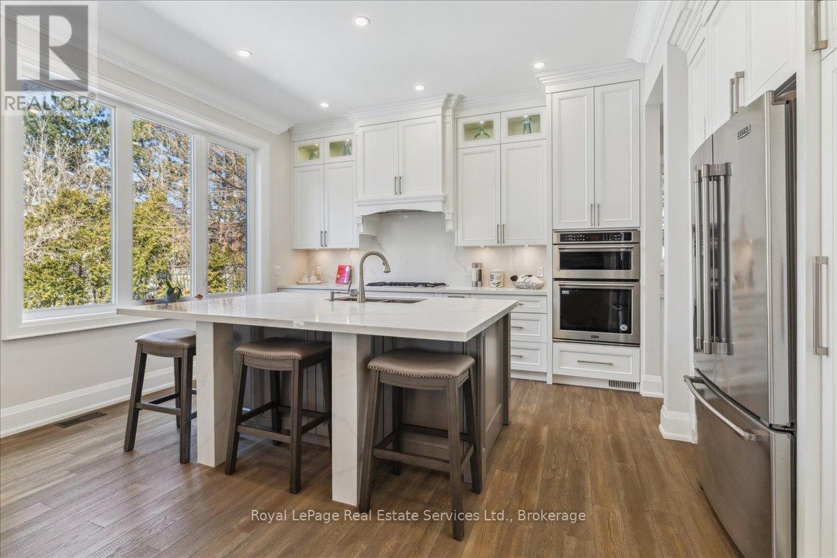 1211 Pinegrove Road, Oakville, Ontario  L6L 2W8 - Photo 8 - W12818918