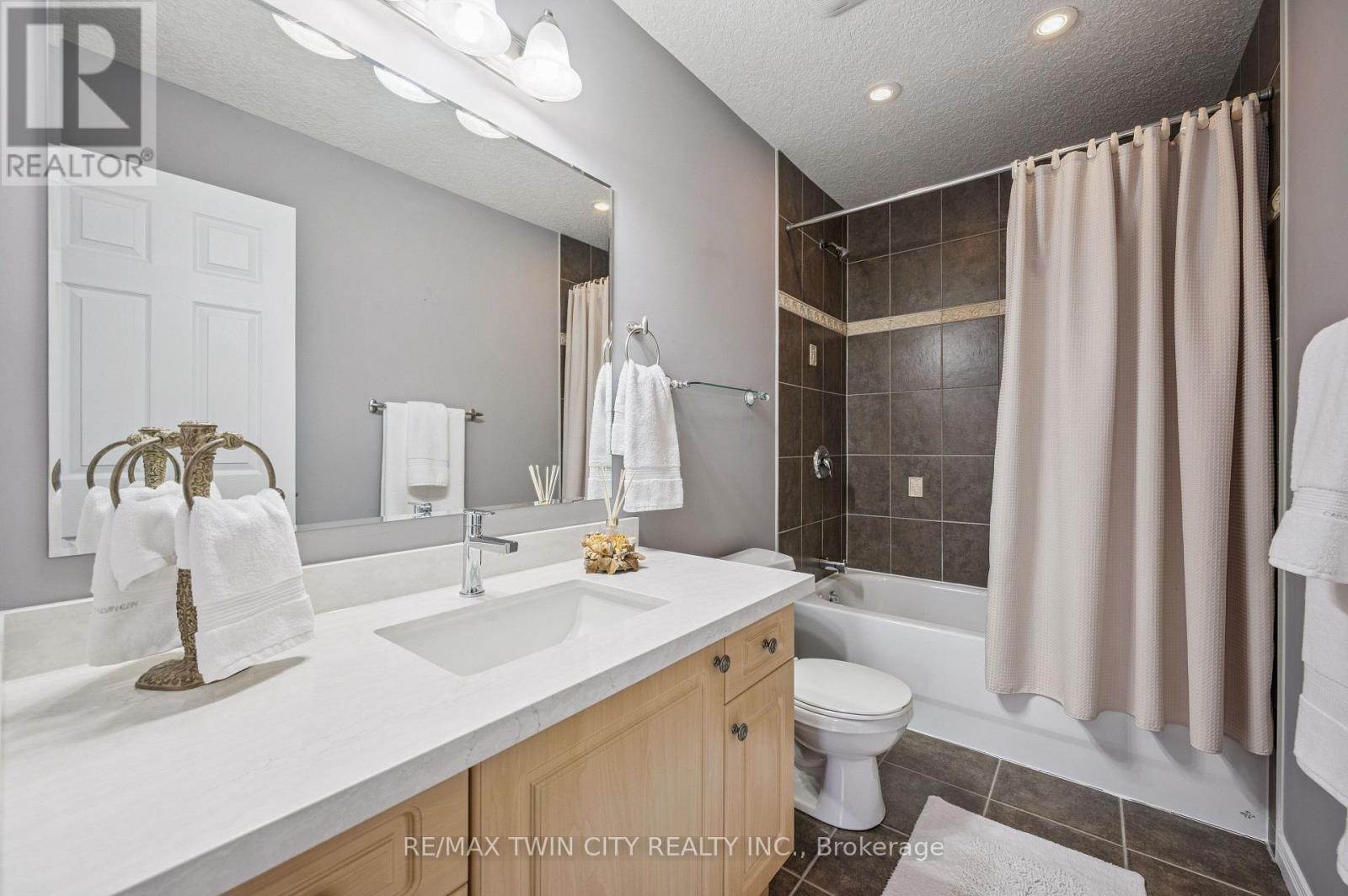 A4 - 7 Upper Mercer Street, Kitchener, Ontario  N2A 0B7 - Photo 17 - X12822660