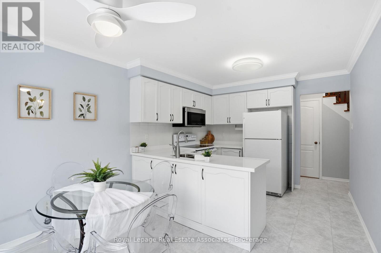 140 Fellowes Crescent, Hamilton (Waterdown), Ontario  L0R 2H3 - Photo 10 - X12822710