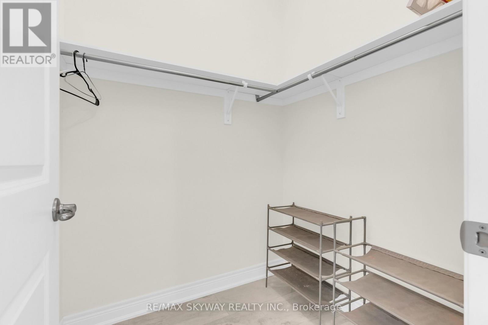 27 Monarch Street, Welland, Ontario  L3C 0E6 - Photo 19 - X12822724