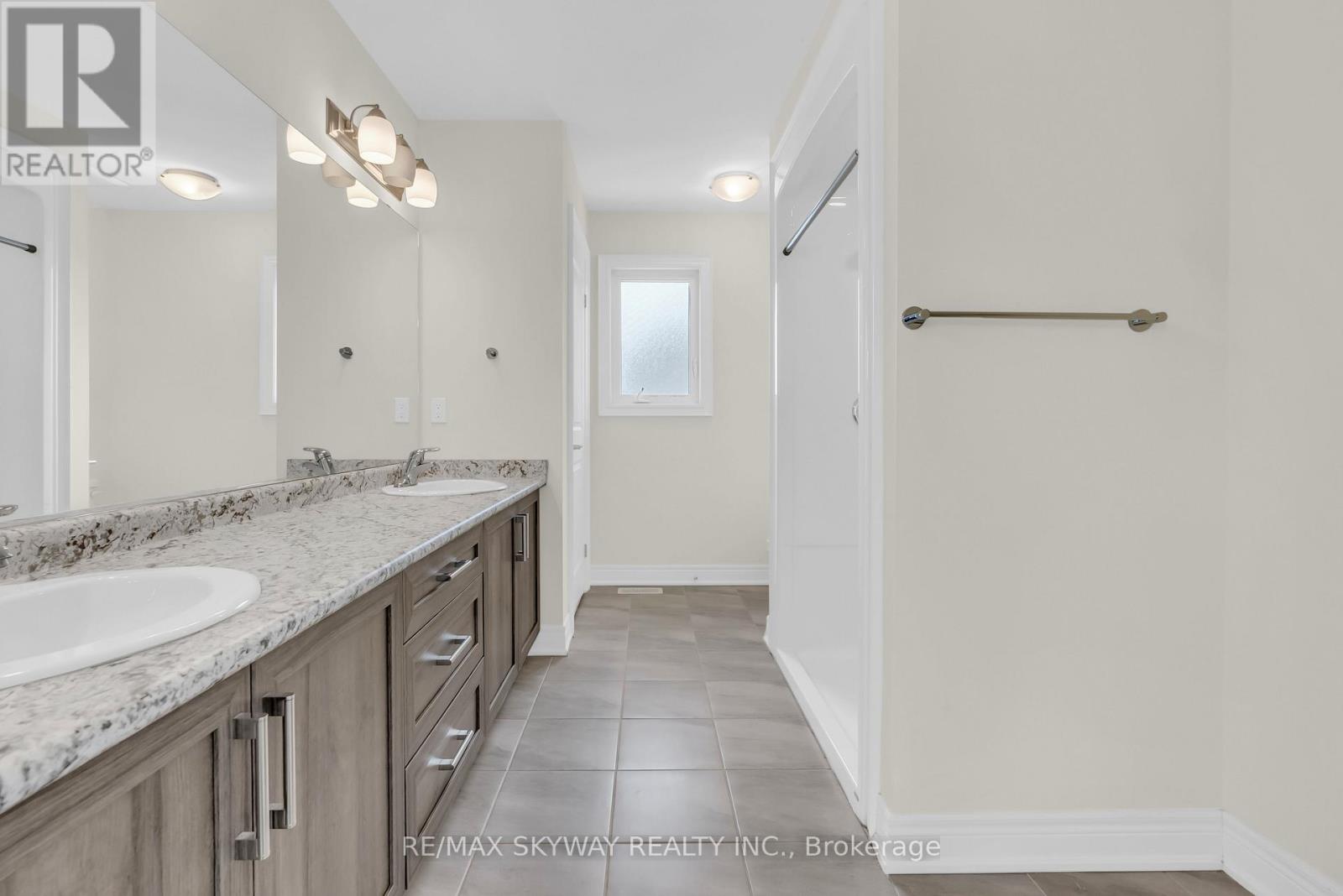 27 Monarch Street, Welland, Ontario  L3C 0E6 - Photo 24 - X12822724