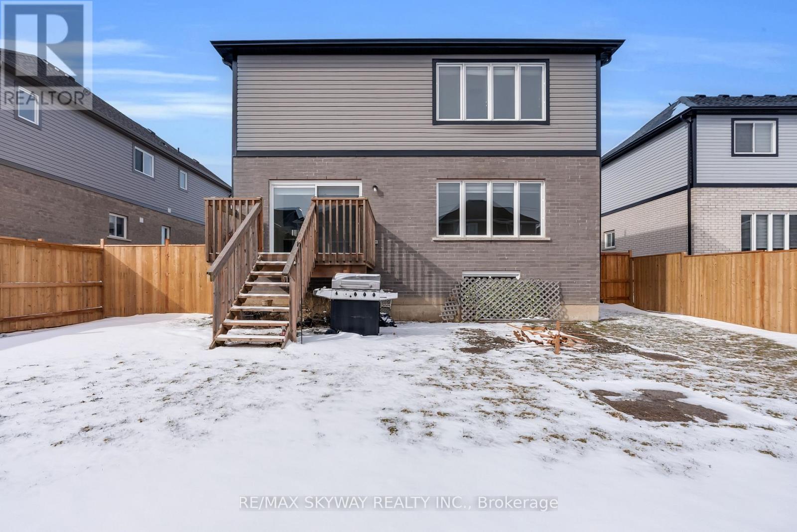 27 Monarch Street, Welland, Ontario  L3C 0E6 - Photo 40 - X12822724