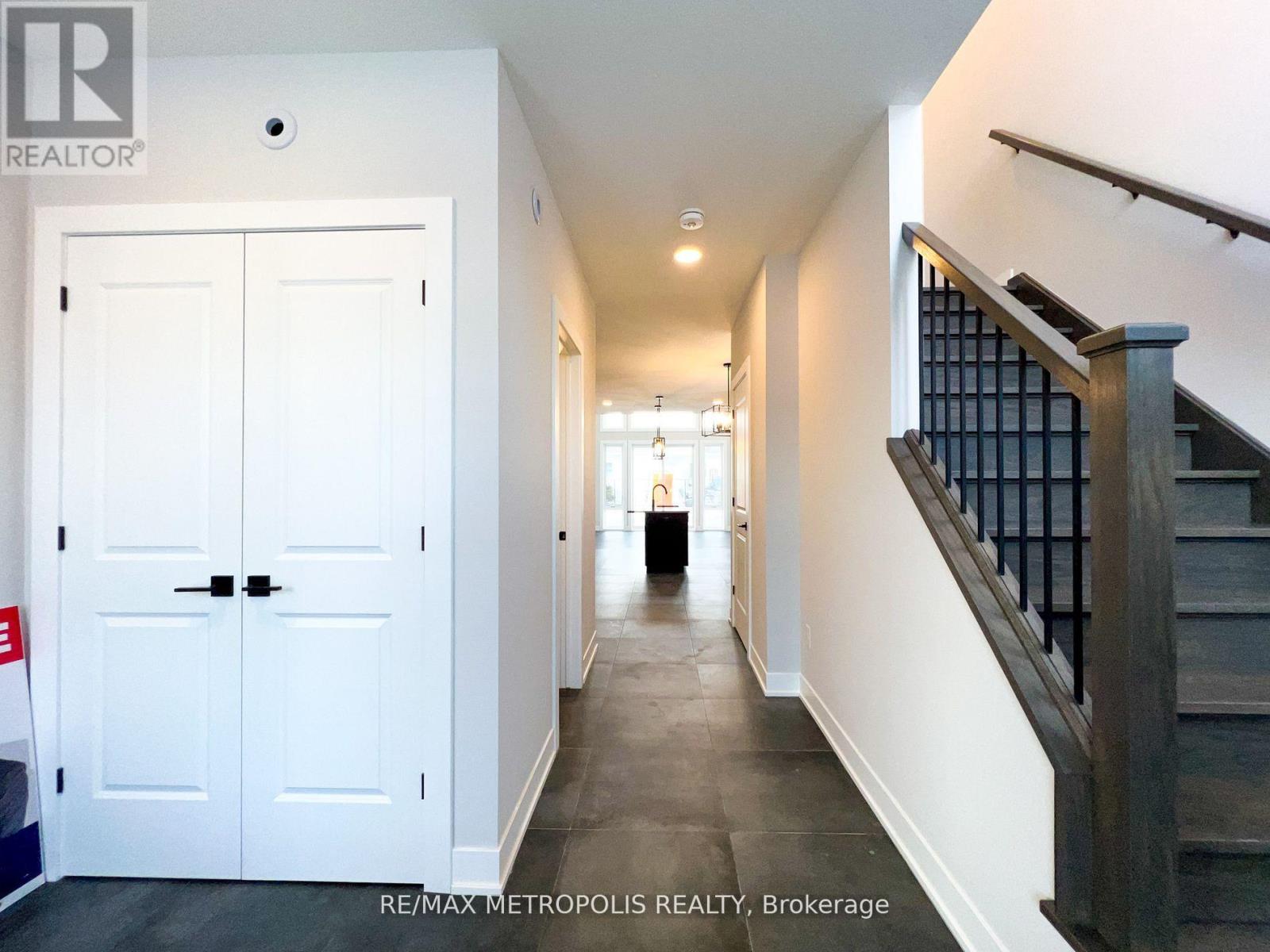 4 - 297 Whiting Street, Ingersoll, Ontario  N5C 3W5 - Photo 2 - X12822786