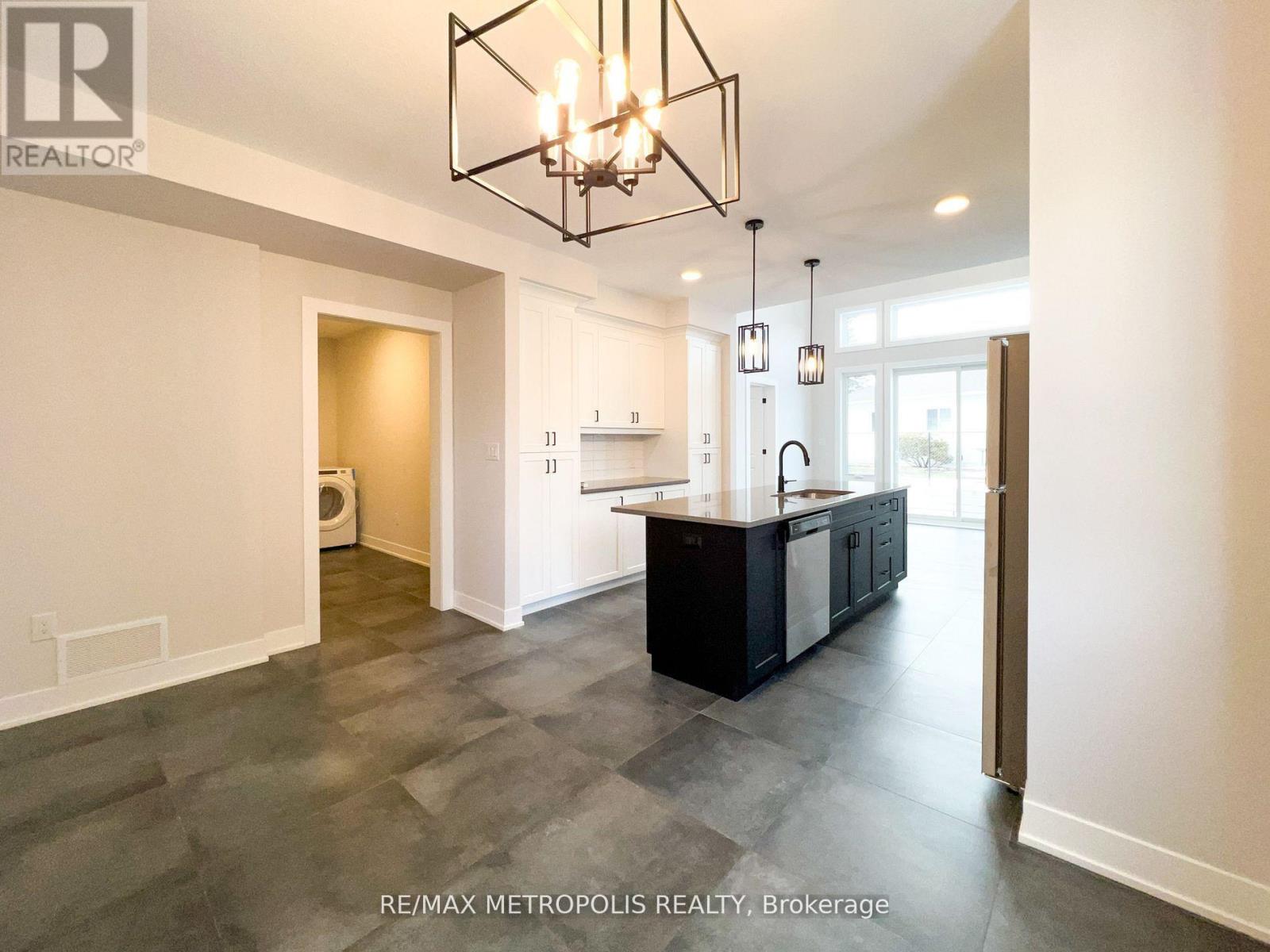 4 - 297 Whiting Street, Ingersoll, Ontario  N5C 3W5 - Photo 6 - X12822786