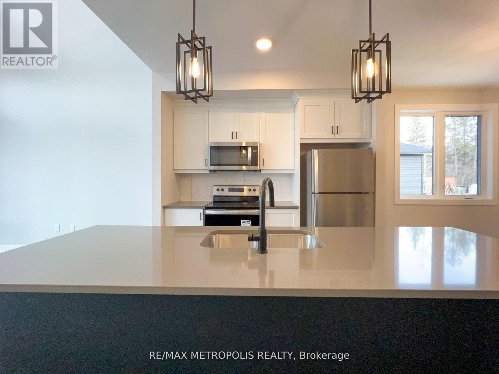 4 - 297 Whiting Street, Ingersoll, Ontario  N5C 3W5 - Photo 8 - X12822786