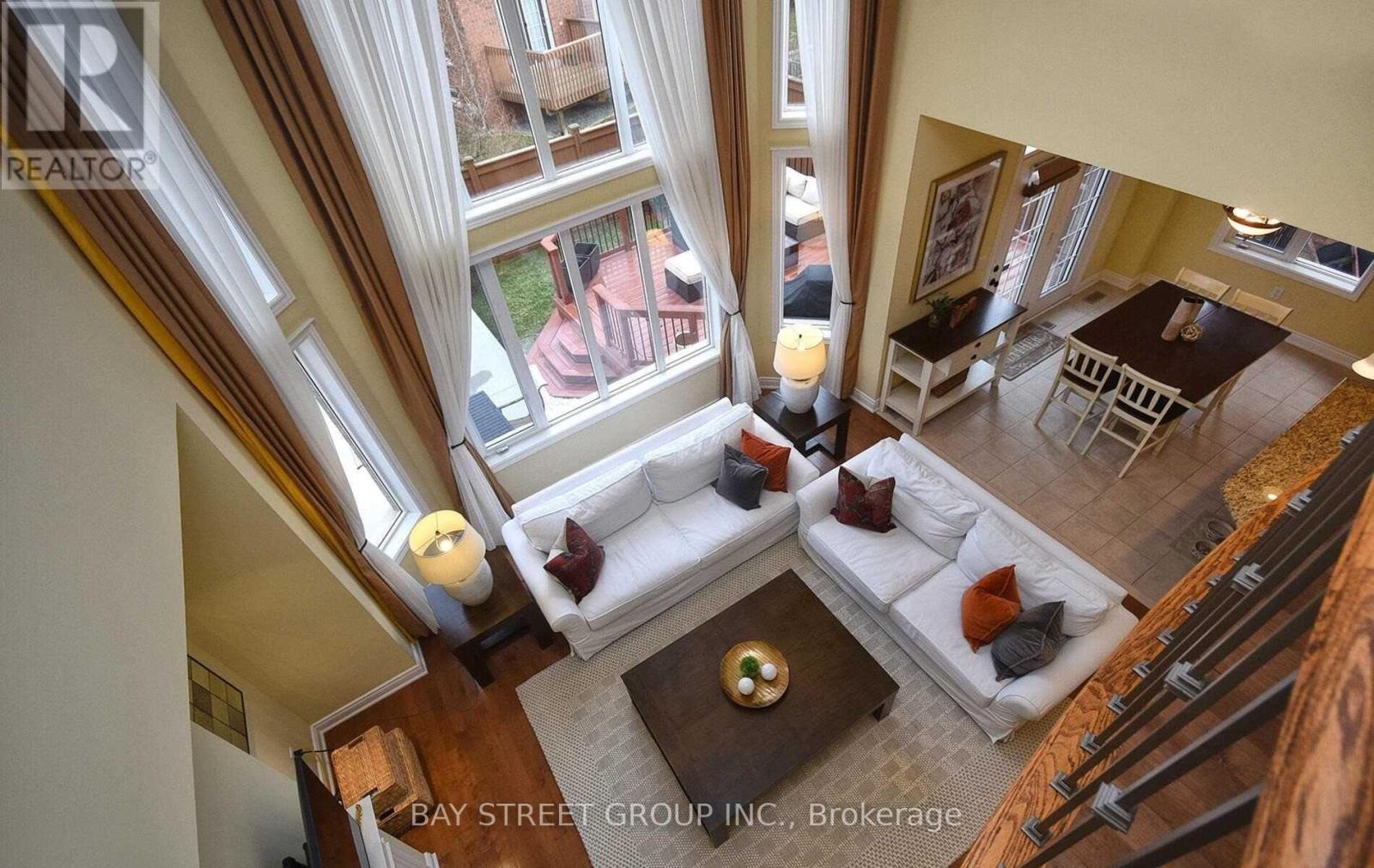 336 Turning Leaf Road, Oakville, Ontario  L6L 6W7 - Photo 2 - W12650496