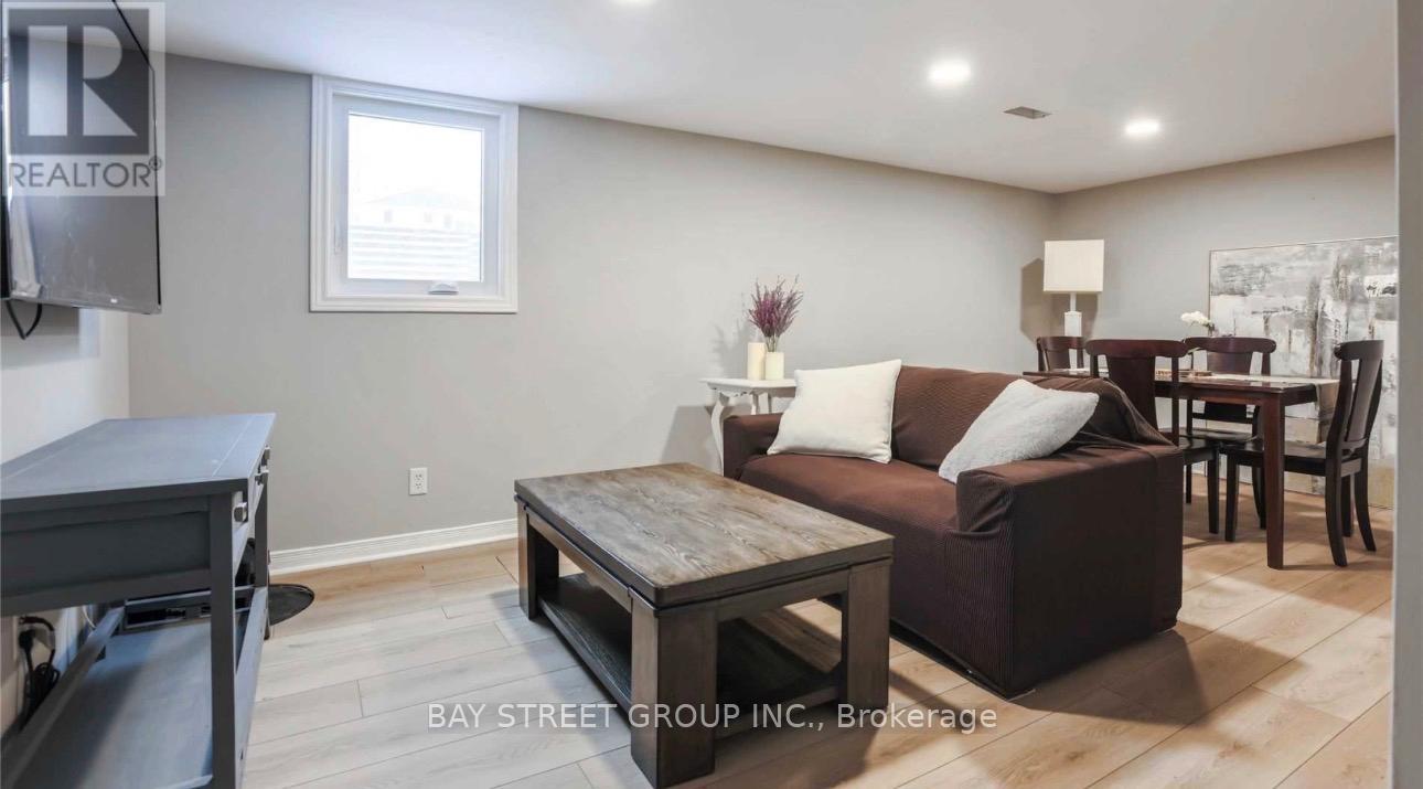 Lower - 2048 Edinburgh Drive, Burlington, Ontario  L7R 2C9 - Photo 12 - W12757800