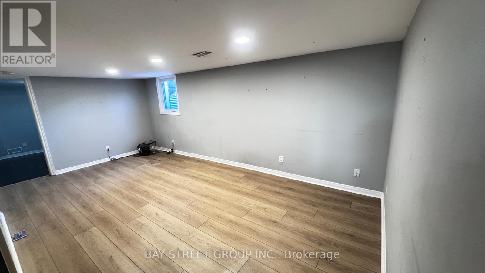 Lower - 2048 Edinburgh Drive, Burlington, Ontario  L7R 2C9 - Photo 15 - W12757800