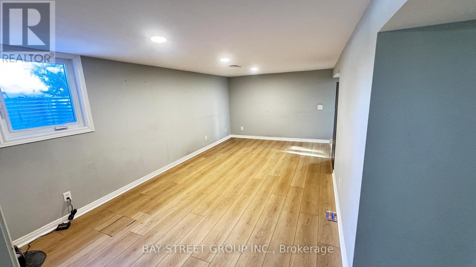 Lower - 2048 Edinburgh Drive, Burlington, Ontario  L7R 2C9 - Photo 14 - W12757800