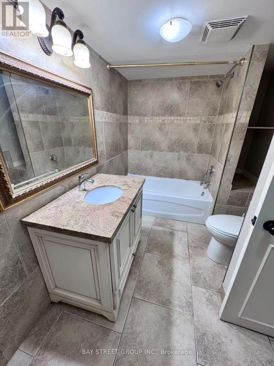 Lower - 2048 Edinburgh Drive, Burlington, Ontario  L7R 2C9 - Photo 19 - W12757800