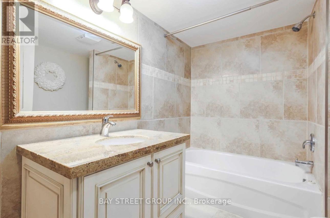 Lower - 2048 Edinburgh Drive, Burlington, Ontario  L7R 2C9 - Photo 18 - W12757800