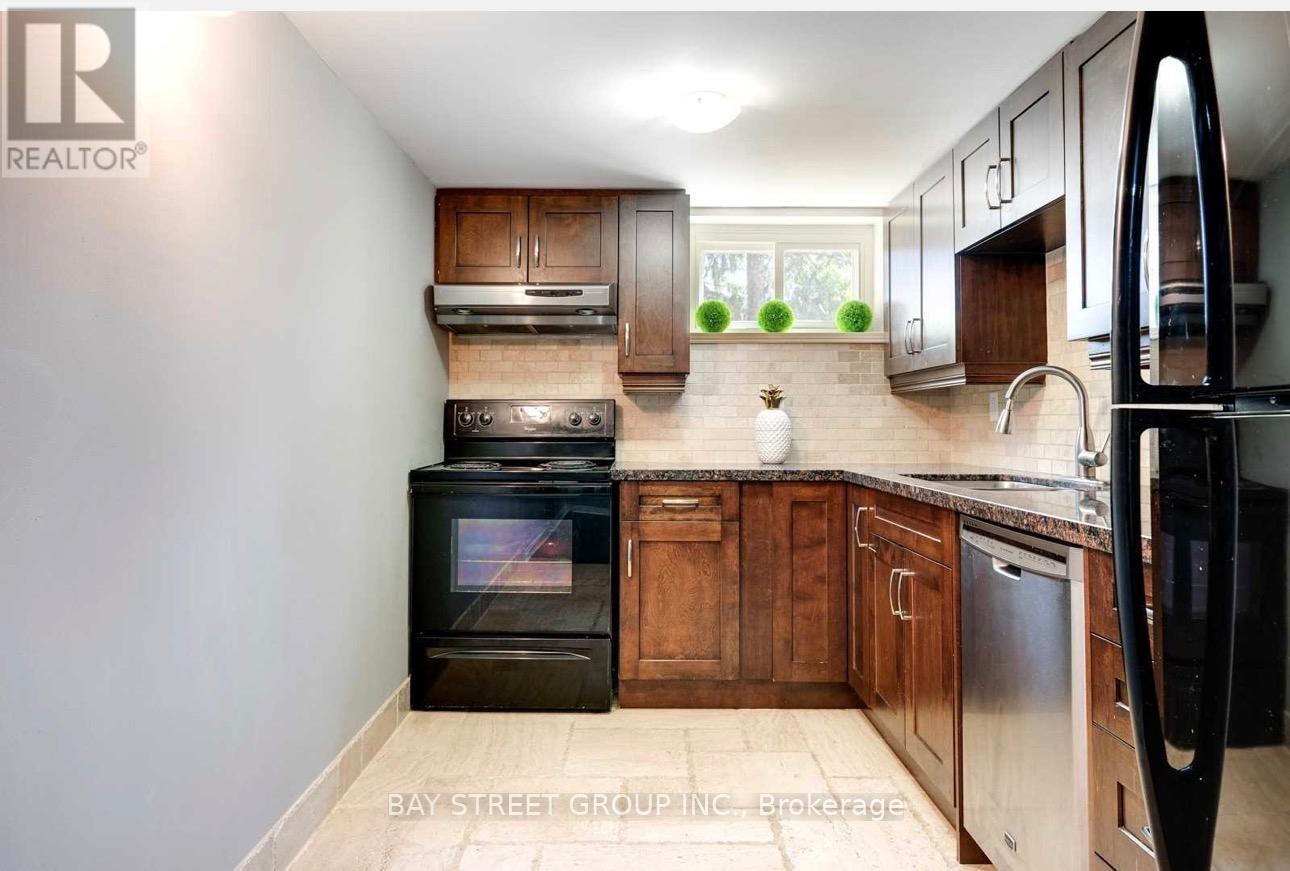 Lower - 2048 Edinburgh Drive, Burlington, Ontario  L7R 2C9 - Photo 26 - W12757800