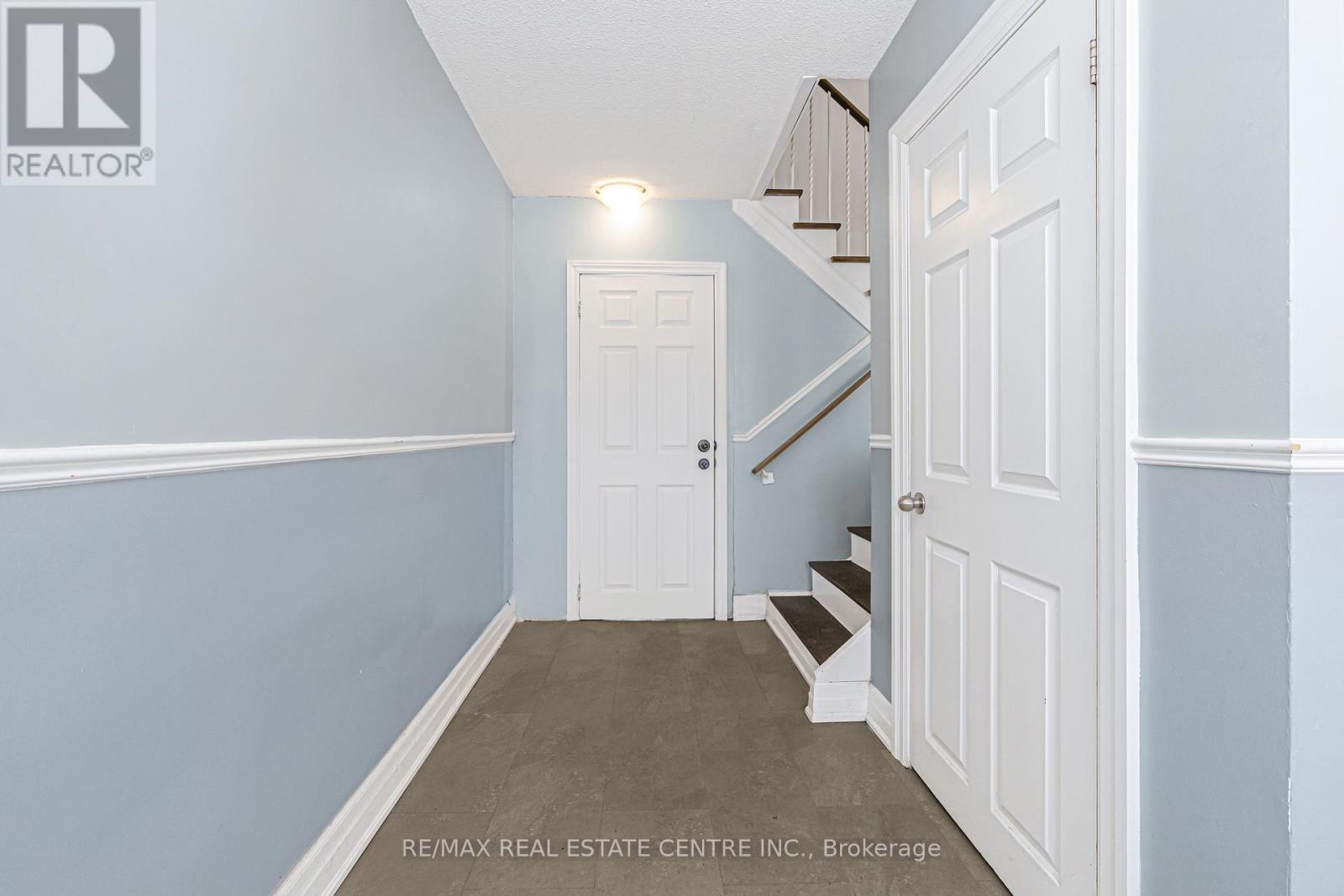 1 Stanwood Crescent, Toronto, Ontario  M9M 1Z8 - Photo 34 - W12817466