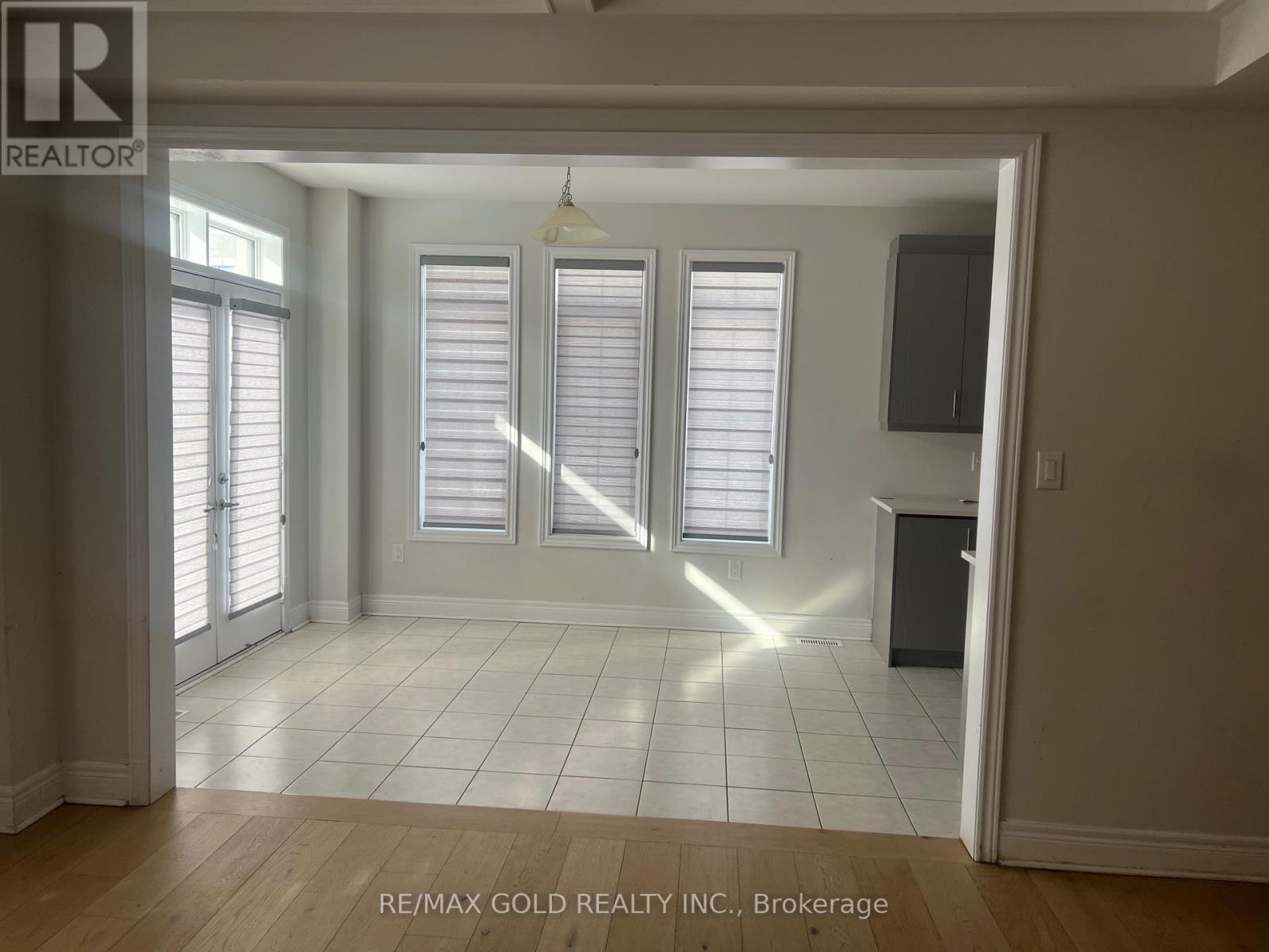 59 Grassbank Road, Brampton, Ontario  L6R 4E7 - Photo 10 - W12818218