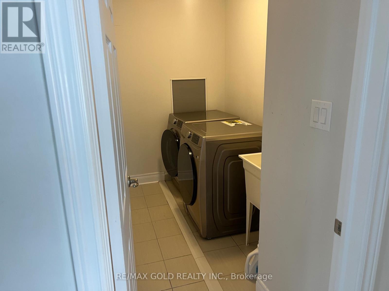 59 Grassbank Road, Brampton, Ontario  L6R 4E7 - Photo 17 - W12818218