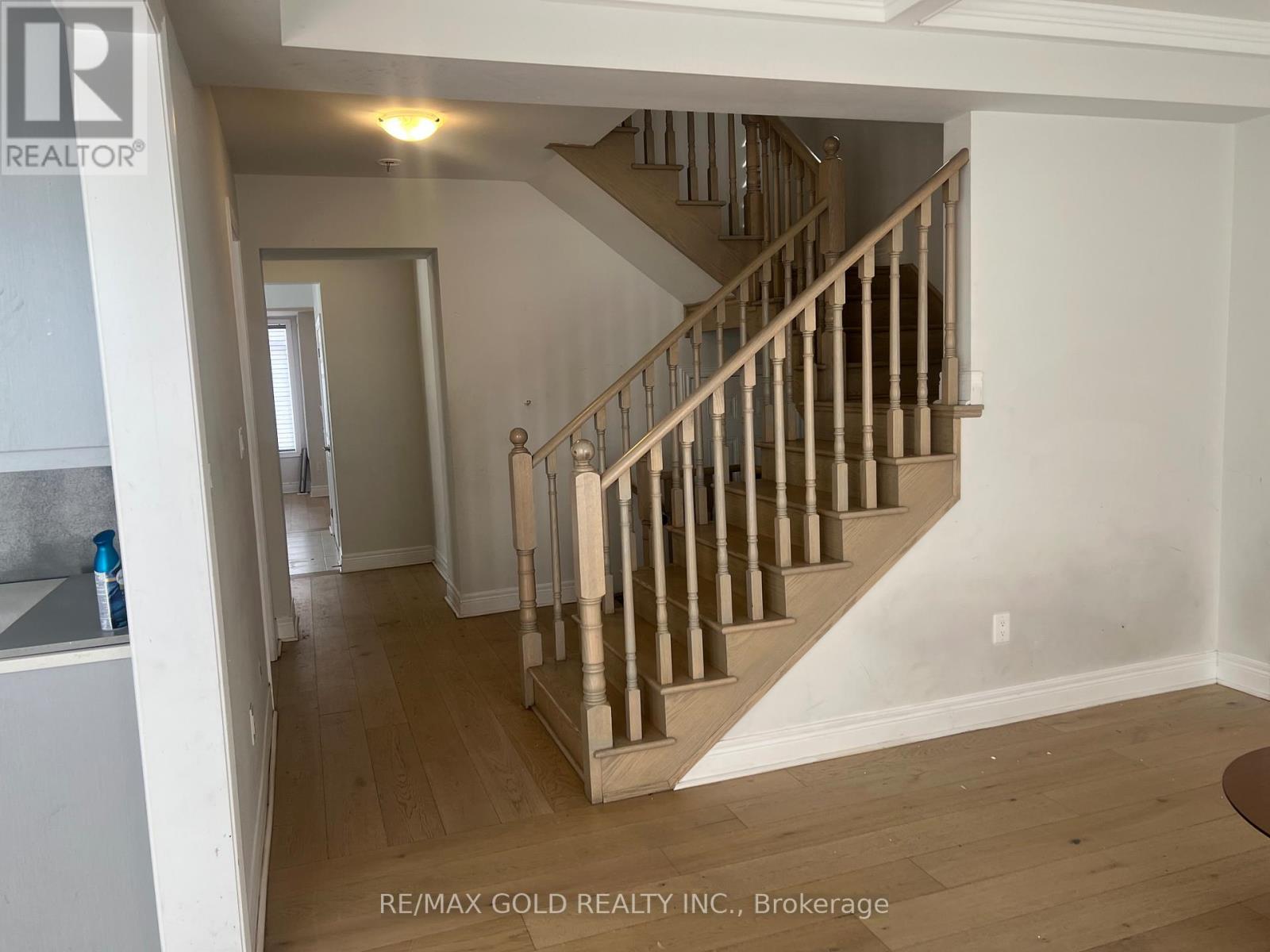 59 Grassbank Road, Brampton, Ontario  L6R 4E7 - Photo 12 - W12818218