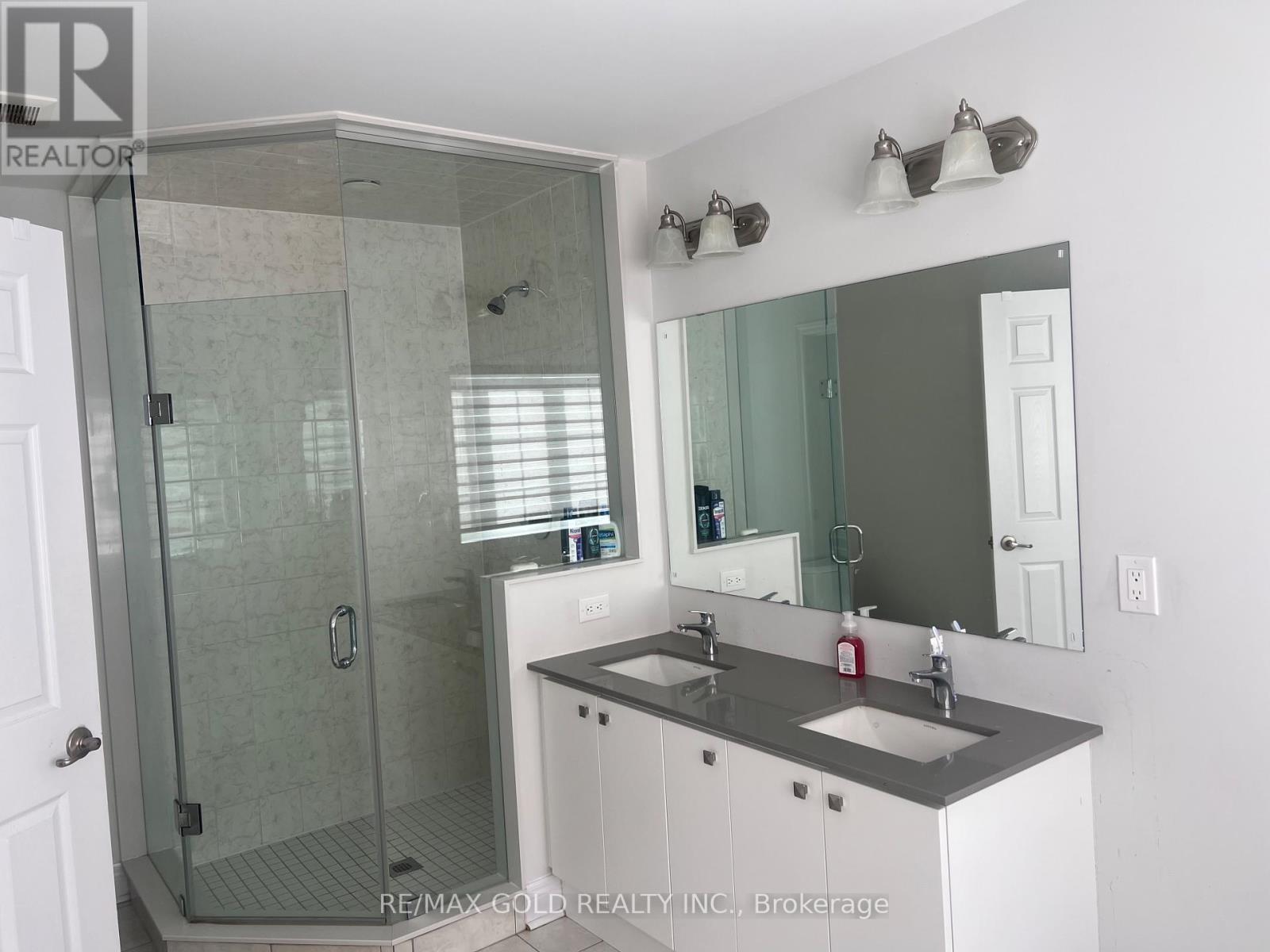 59 Grassbank Road, Brampton, Ontario  L6R 4E7 - Photo 16 - W12818218