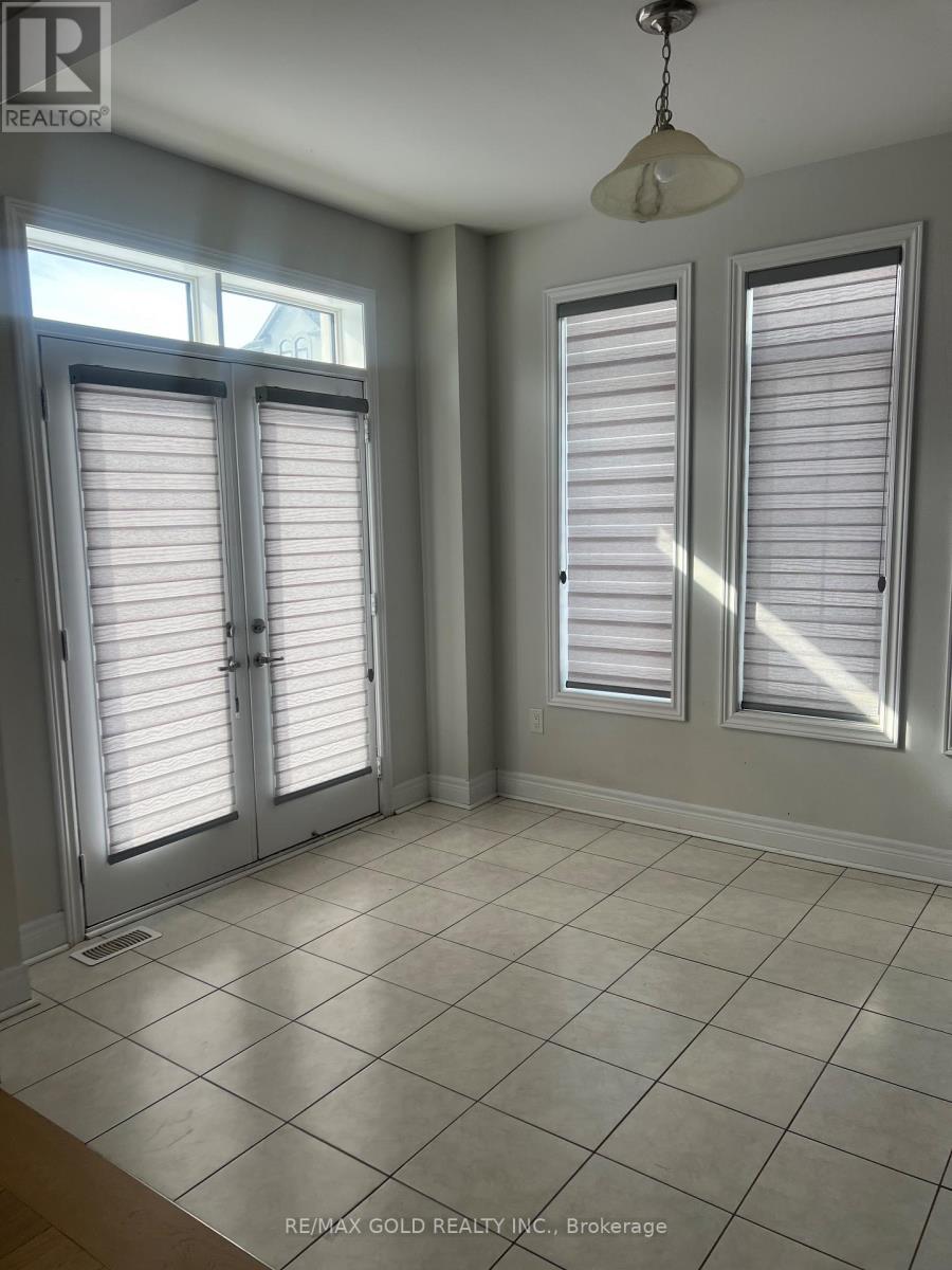 59 Grassbank Road, Brampton, Ontario  L6R 4E7 - Photo 7 - W12818218