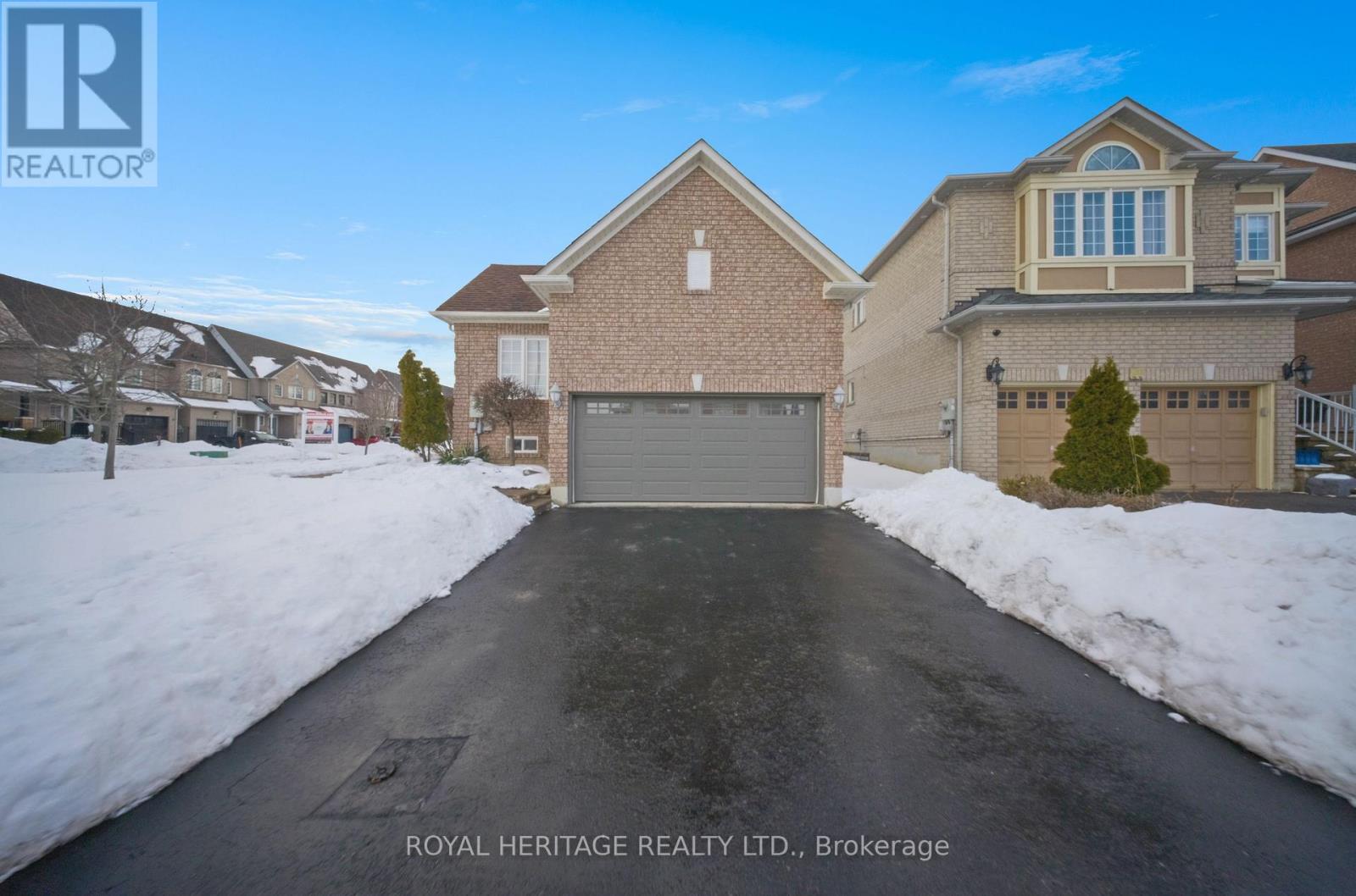 86 Root Crescent, Ajax, Ontario L1T 4L6 - Photo 2 - E12822510