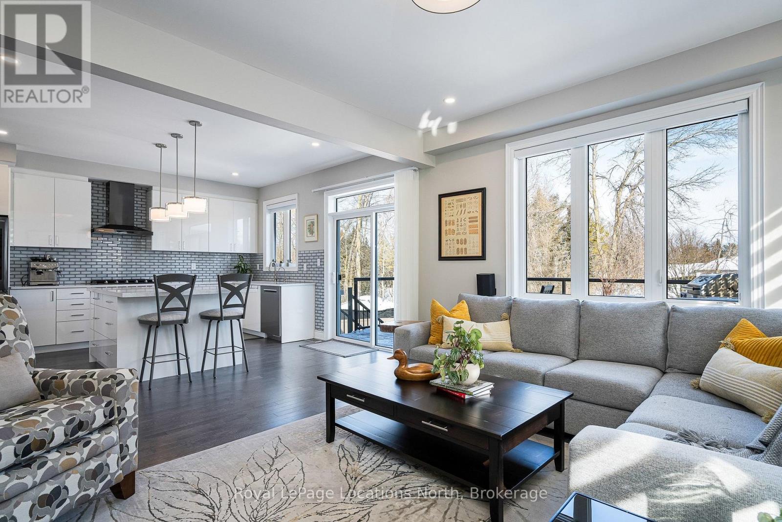 31 Emerald Street, Wasaga Beach, Ontario  L9Z 0K8 - Photo 10 - S12822844