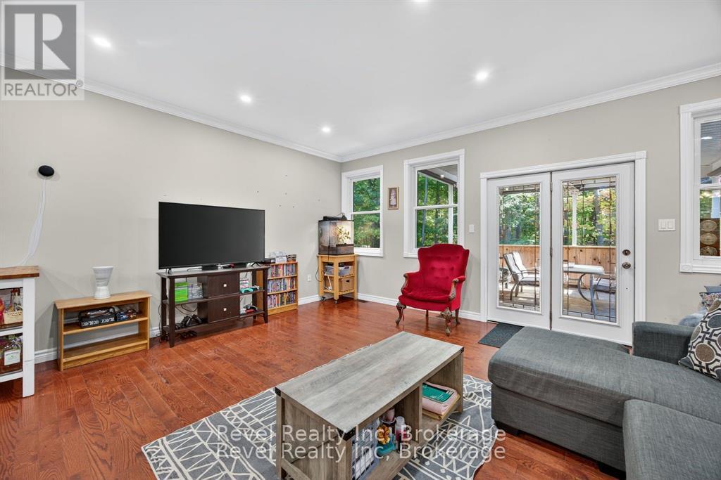 683 Rue Lafontaine Road W, Tiny, Ontario L9M 0L6 - Photo 15 - S12822904