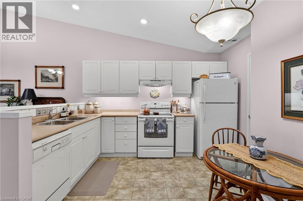 303 Central Avenue Unit# 30, Grimsby, Ontario  L3M 5L7 - Photo 7 - 40805690