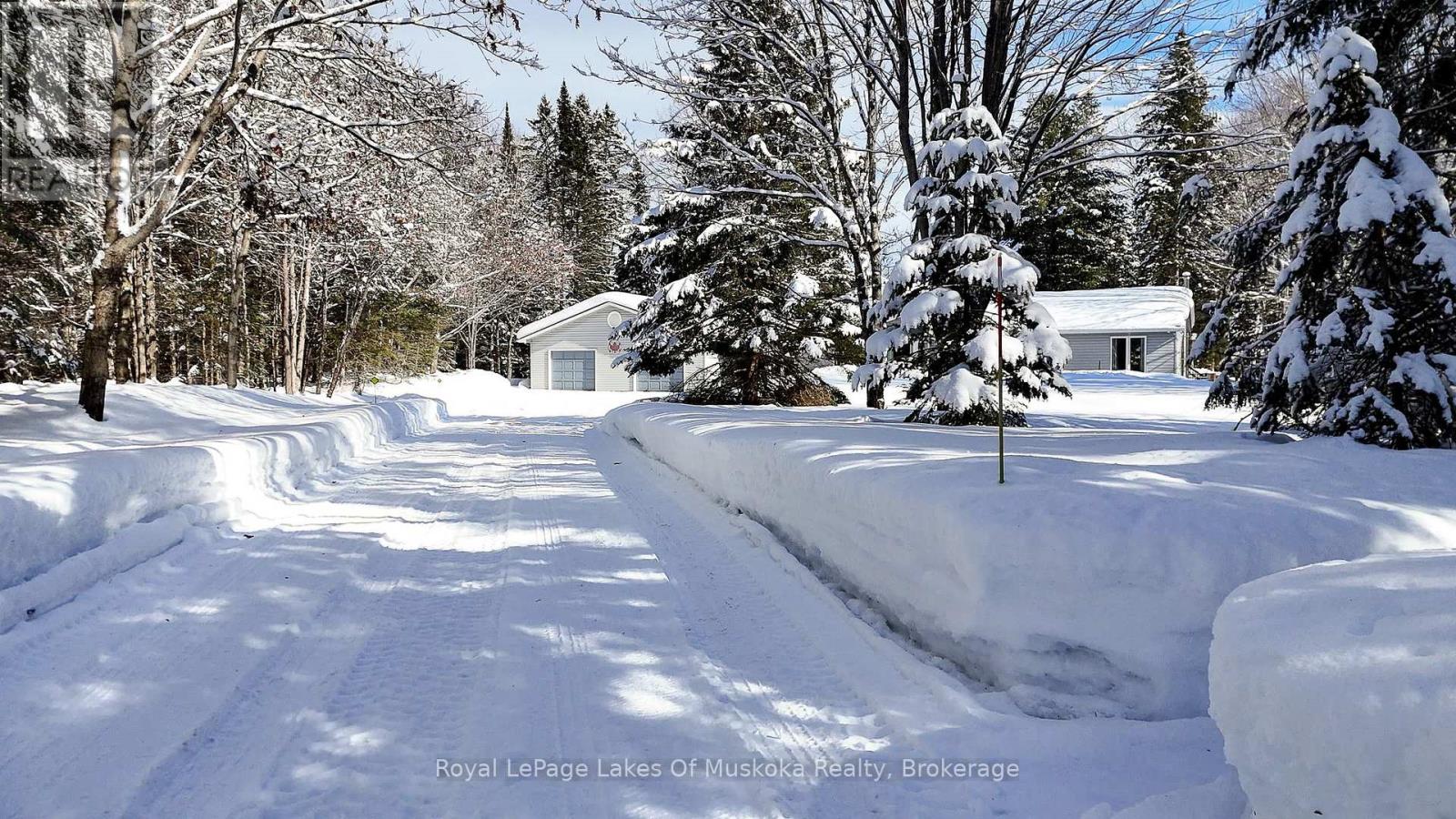 57 Hiawatha Drive, Huntsville (Stephenson), Ontario  P0B 1L0 - Photo 2 - X12822950