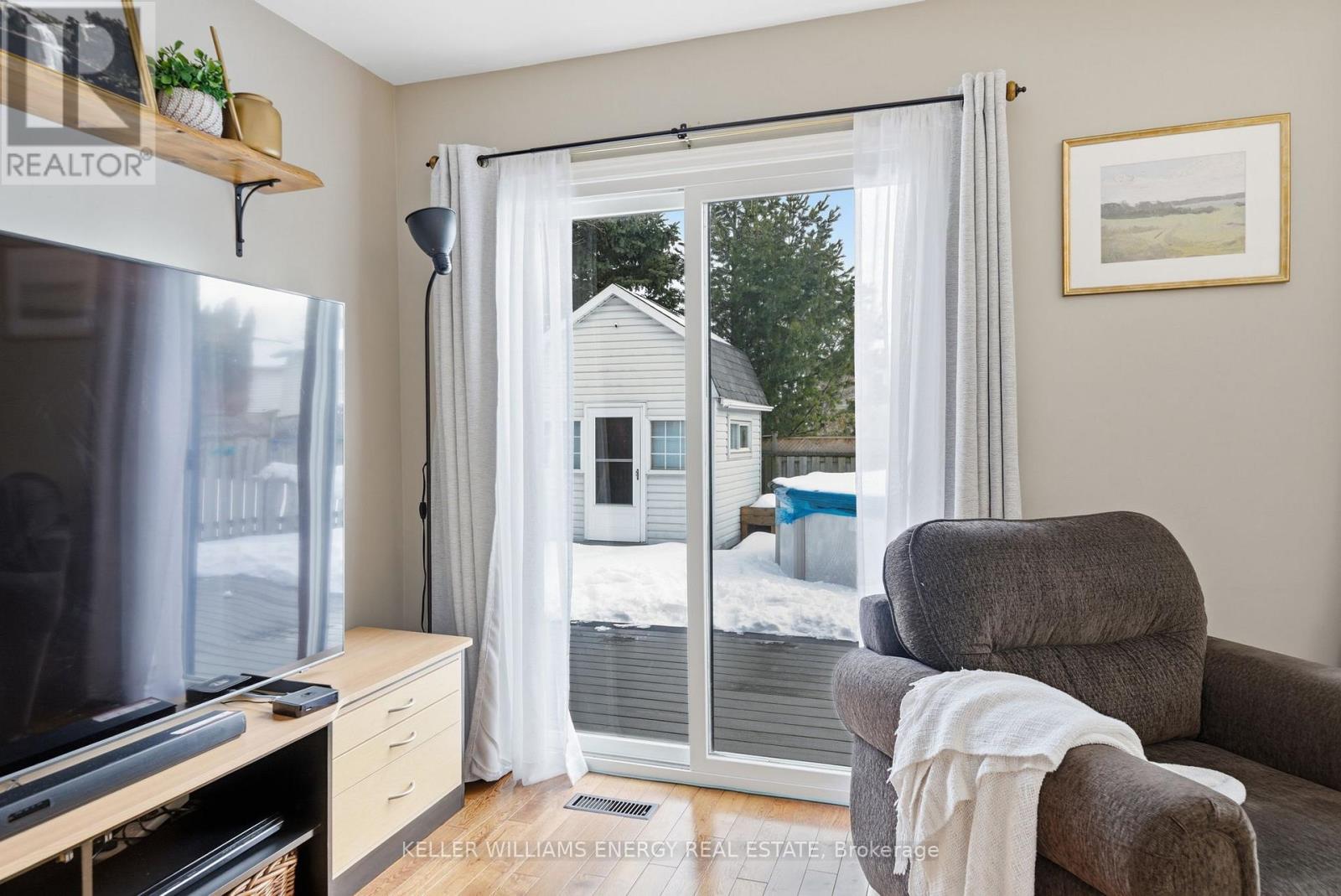 34 Stirling Avenue, Clarington (Courtice), Ontario  L1E 1X6 - Photo 13 - E12822872