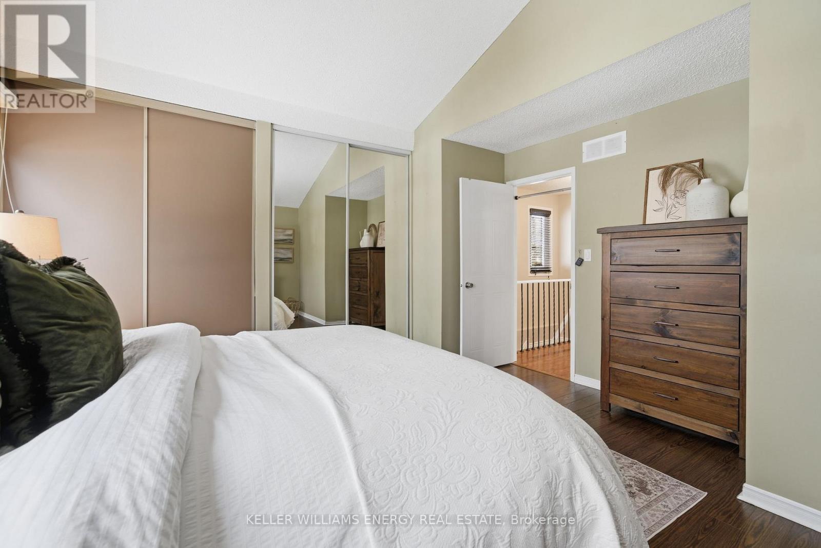 34 Stirling Avenue, Clarington (Courtice), Ontario  L1E 1X6 - Photo 19 - E12822872