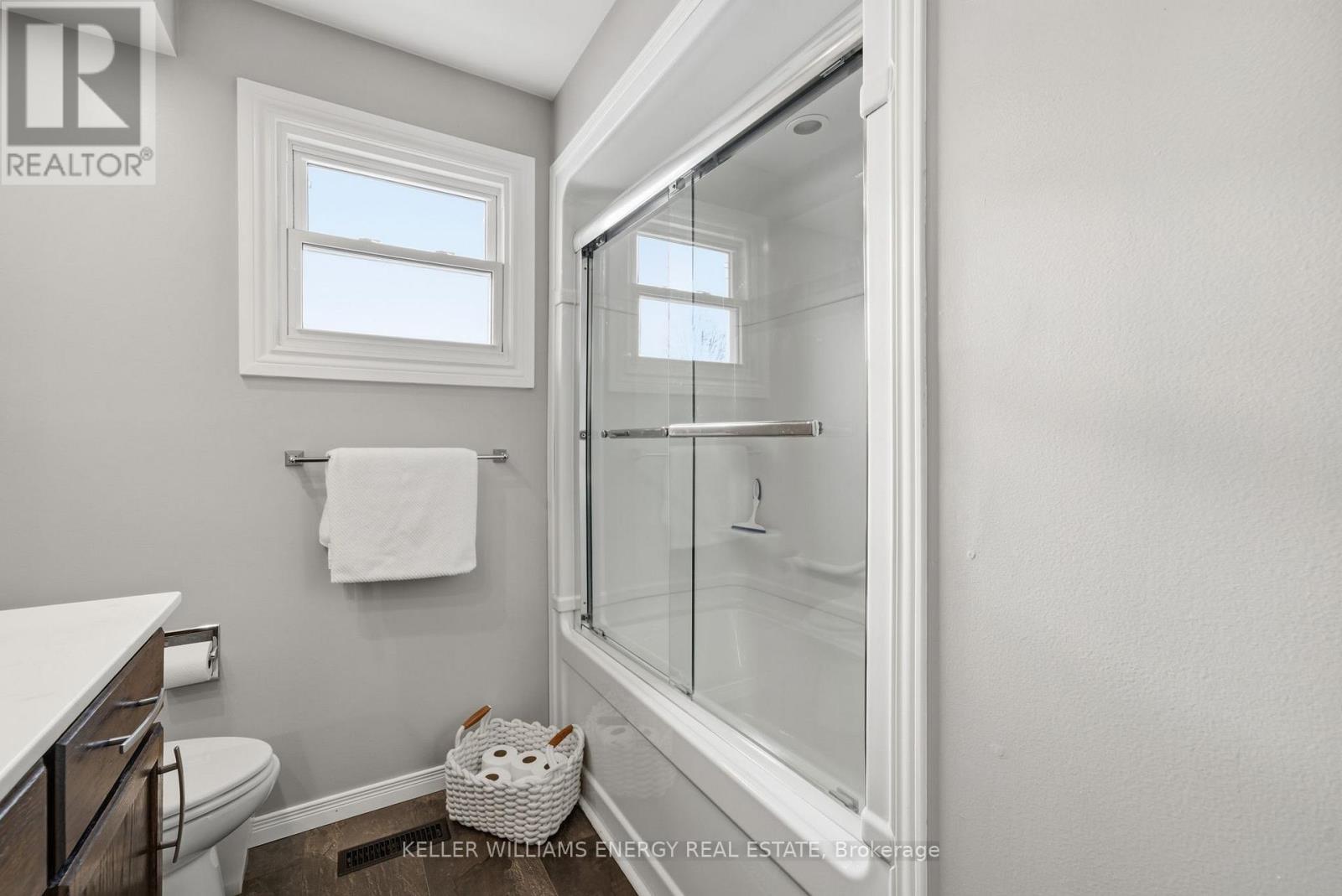 34 Stirling Avenue, Clarington (Courtice), Ontario  L1E 1X6 - Photo 24 - E12822872