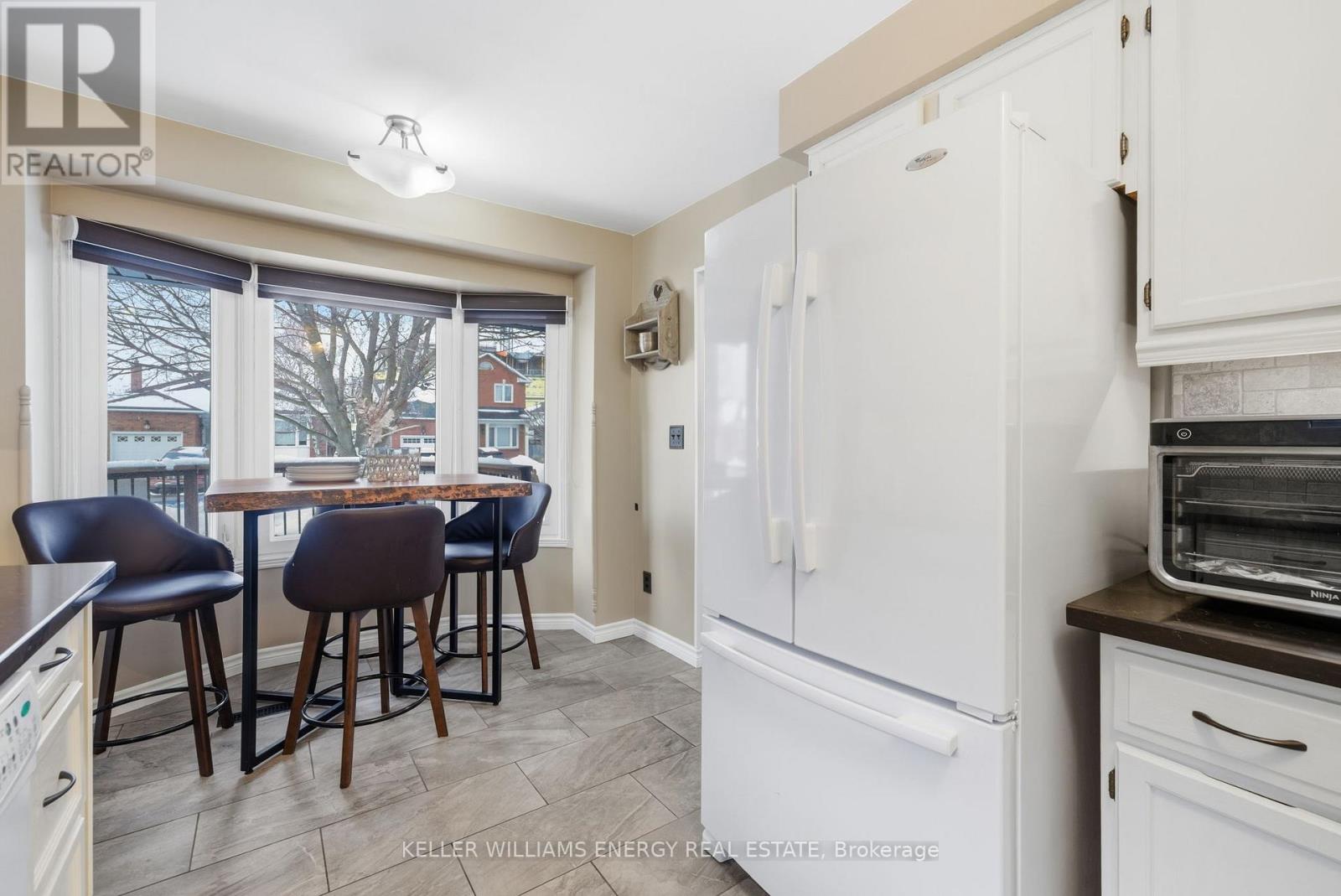 34 Stirling Avenue, Clarington (Courtice), Ontario  L1E 1X6 - Photo 6 - E12822872