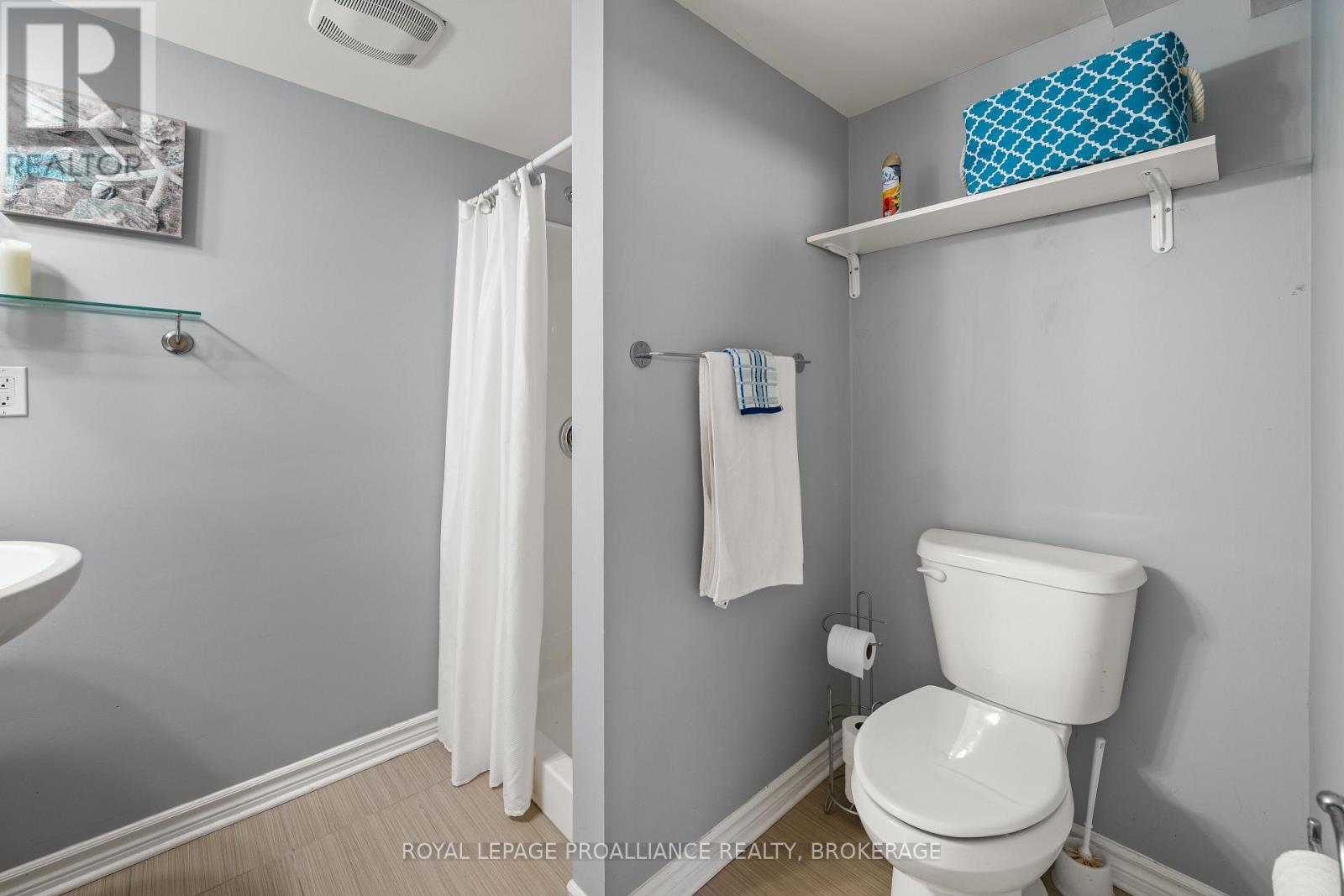 68 Mackenzie Crescent, Kingston (Central City West), Ontario  K7M 2S1 - Photo 34 - X12822832