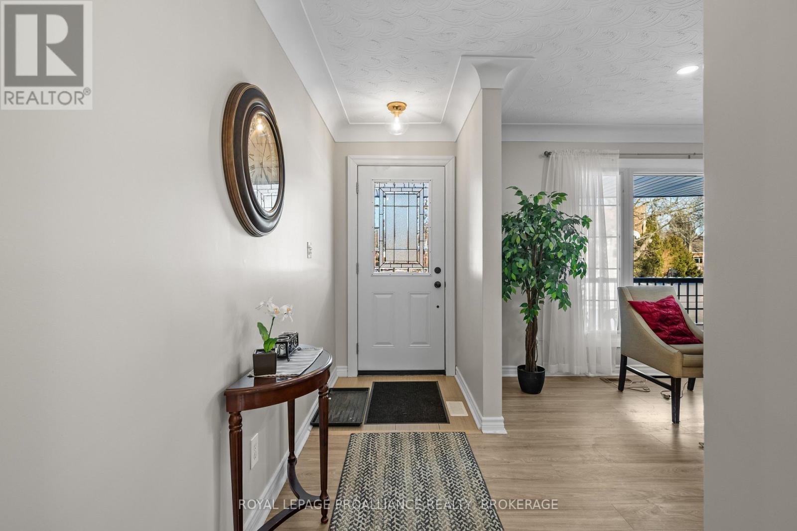 68 Mackenzie Crescent, Kingston (Central City West), Ontario  K7M 2S1 - Photo 6 - X12822832