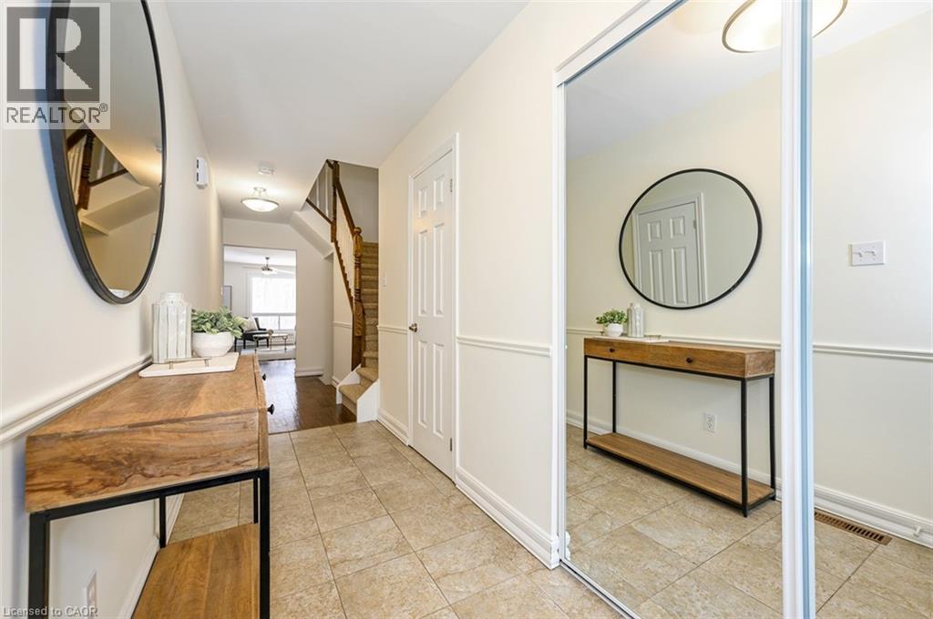 2301 Cavendish Drive Unit# 42, Burlington, Ontario  L7P 3M3 - Photo 2 - 40807906