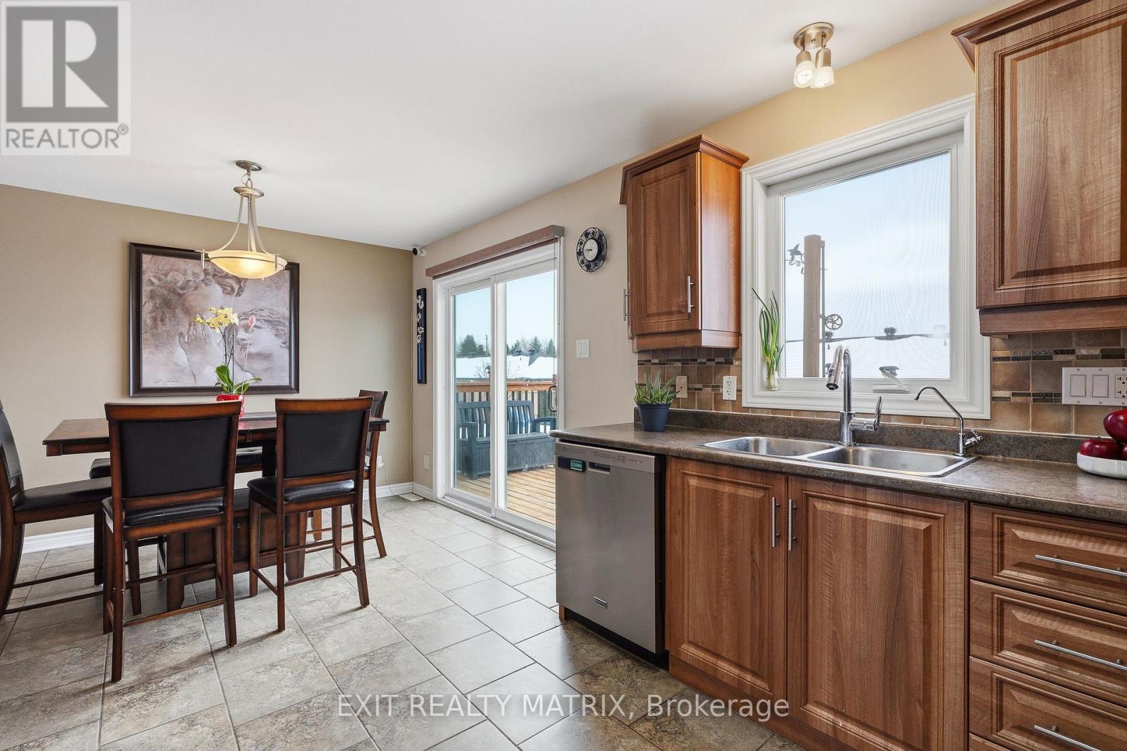 109 Royal Court, The Nation, Ontario  K0A 2M0 - Photo 10 - X12822930