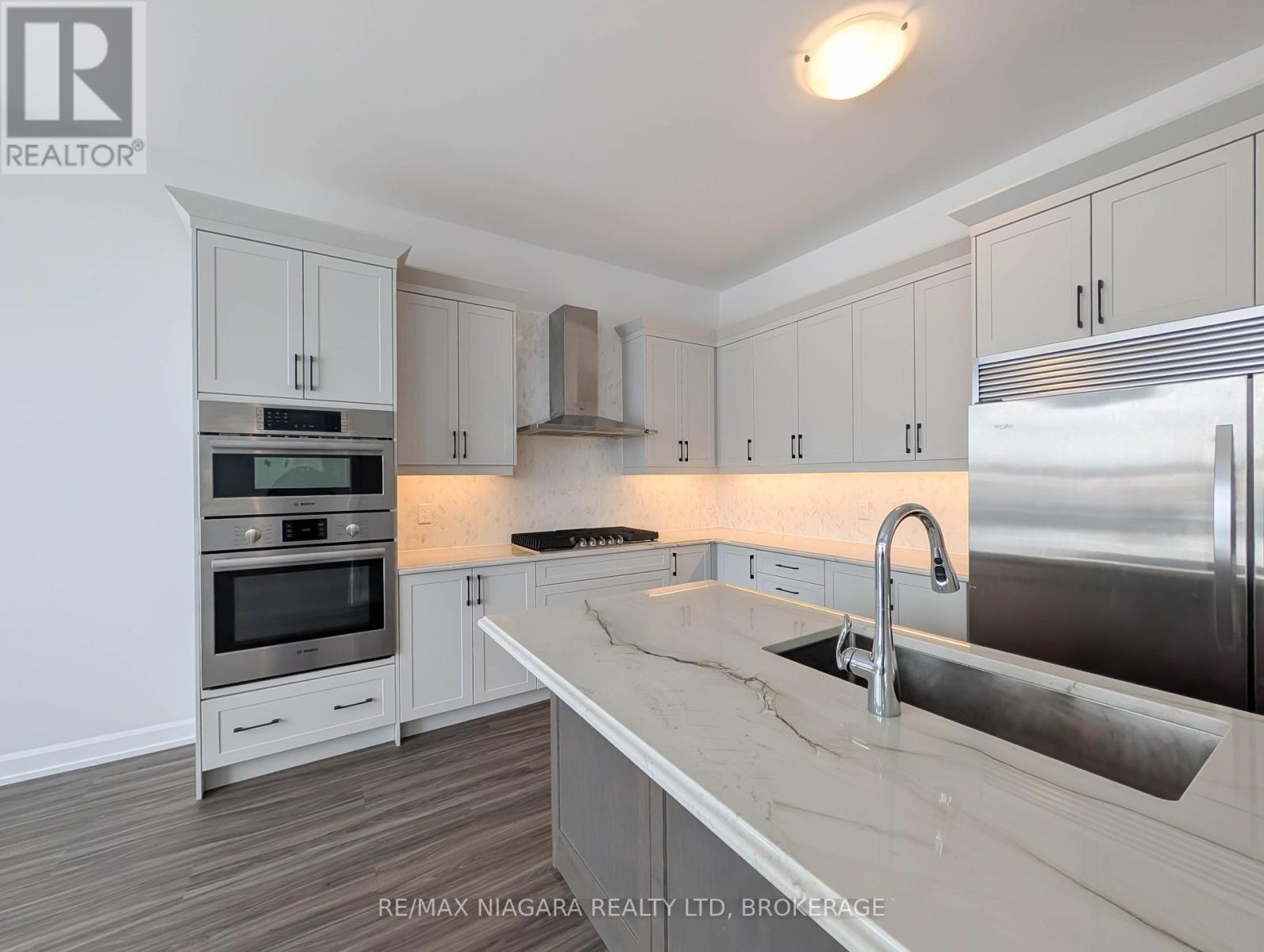 10 Shoreview Drive, Welland, Ontario  L3B 0H2 - Photo 12 - X12822914