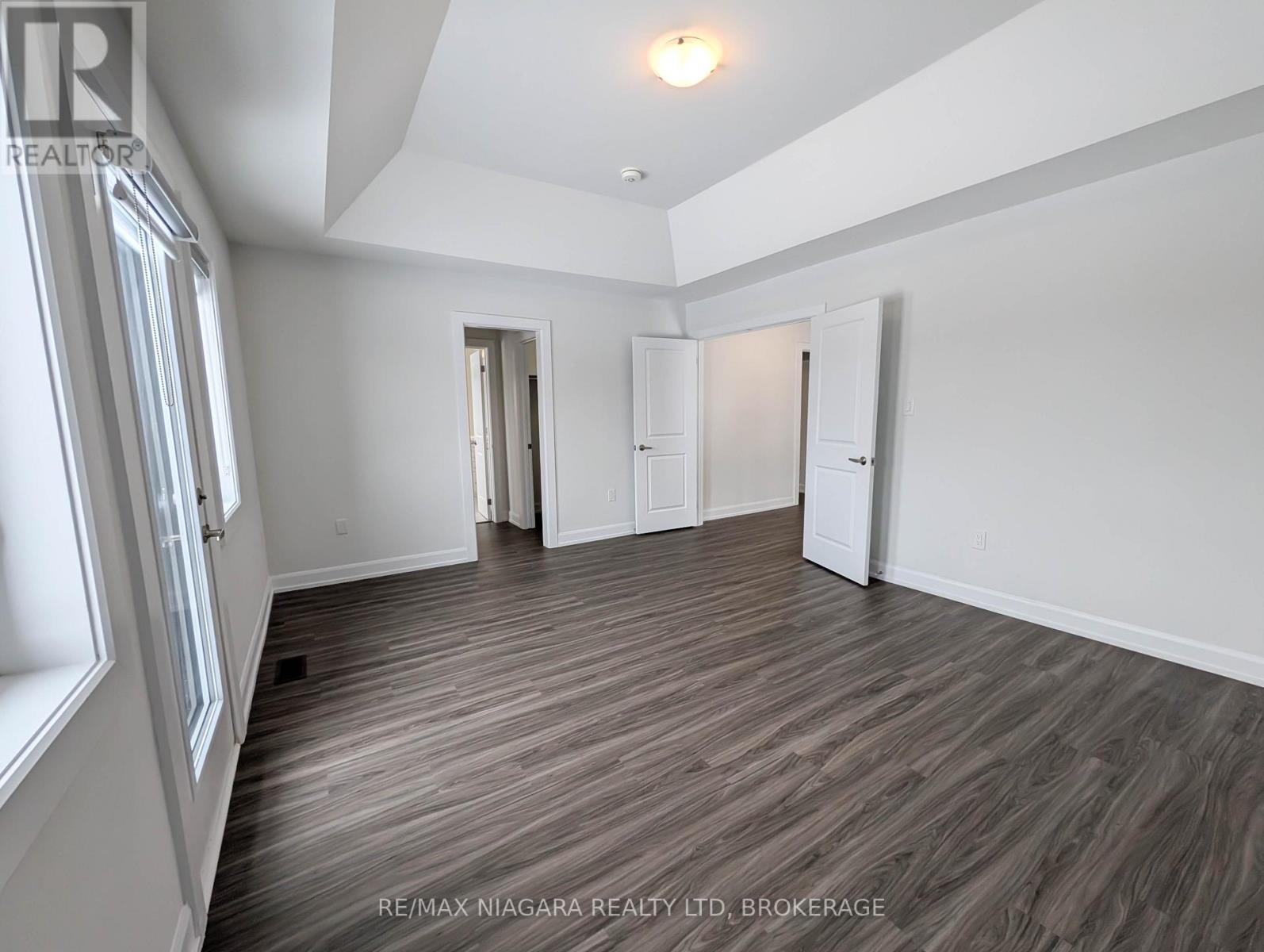 10 Shoreview Drive, Welland, Ontario  L3B 0H2 - Photo 18 - X12822914