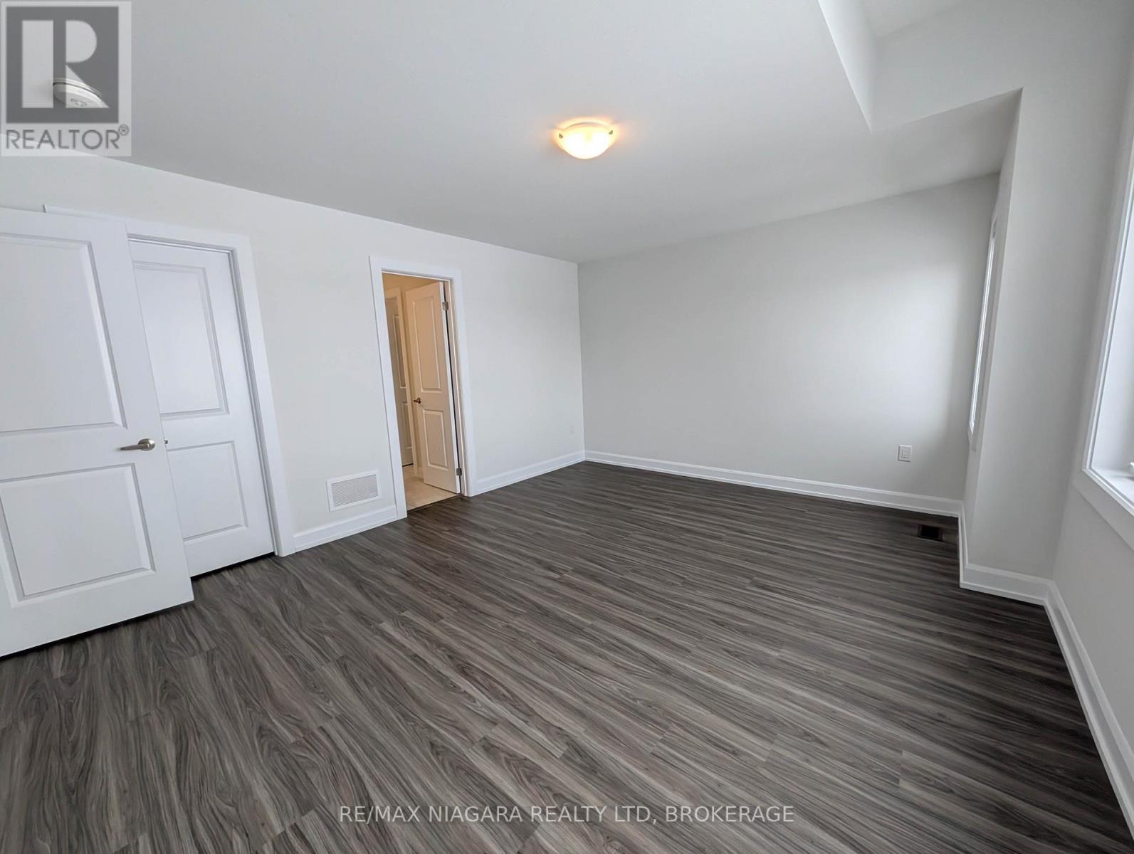 10 Shoreview Drive, Welland, Ontario  L3B 0H2 - Photo 26 - X12822914