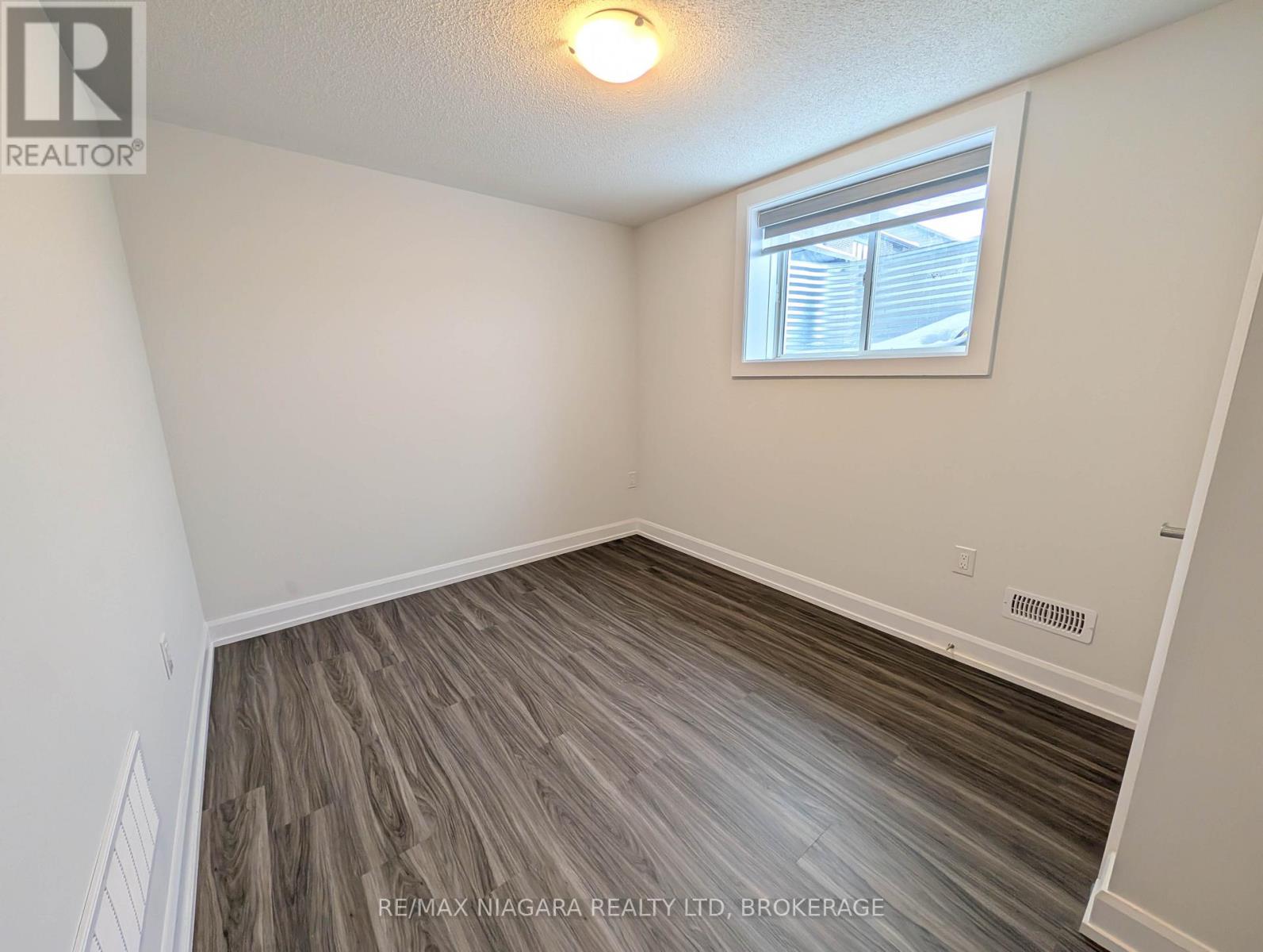 10 Shoreview Drive, Welland, Ontario  L3B 0H2 - Photo 34 - X12822914