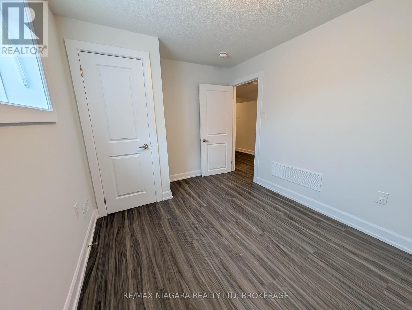 10 Shoreview Drive, Welland, Ontario  L3B 0H2 - Photo 35 - X12822914