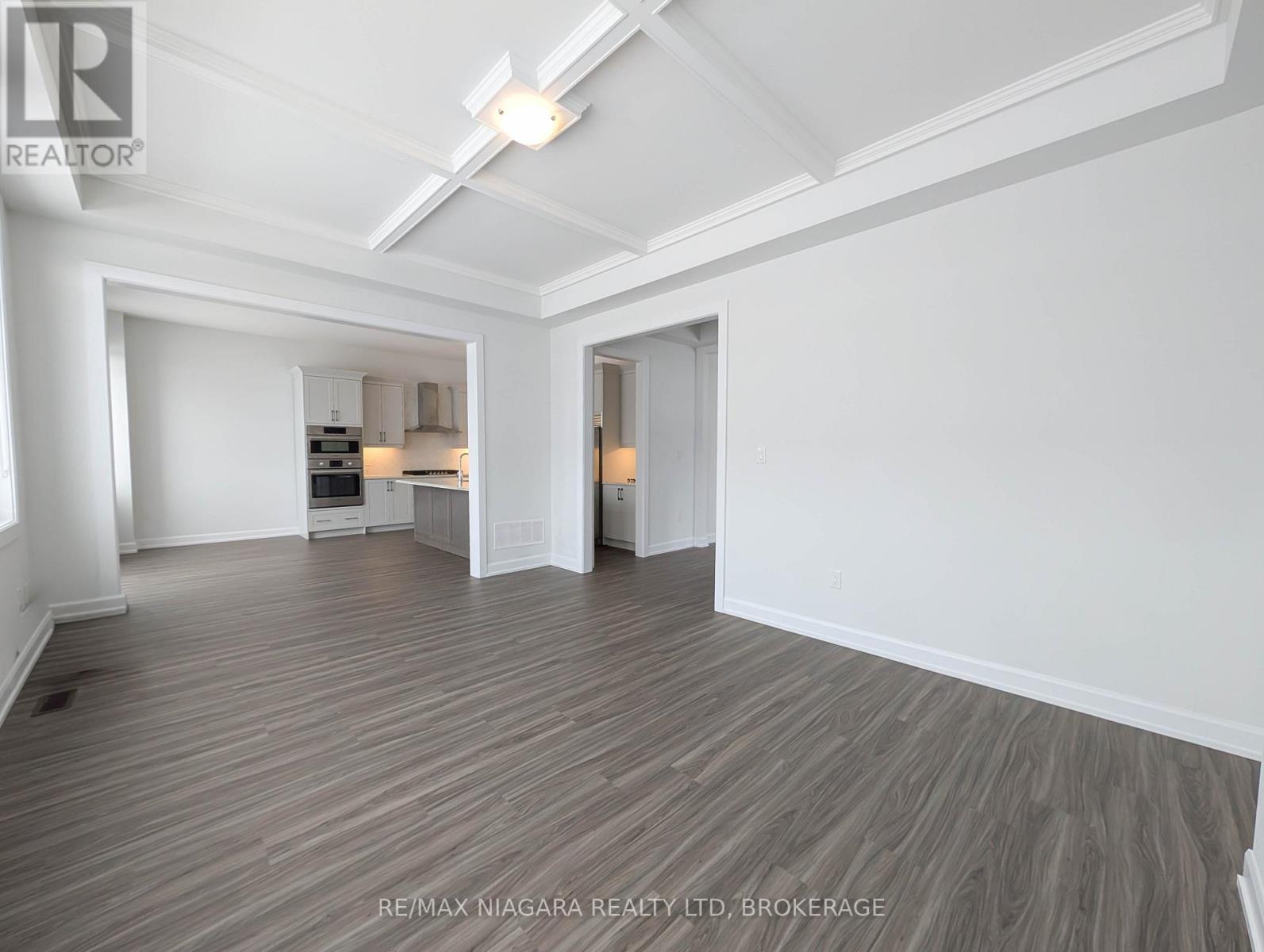 10 Shoreview Drive, Welland, Ontario  L3B 0H2 - Photo 6 - X12822914