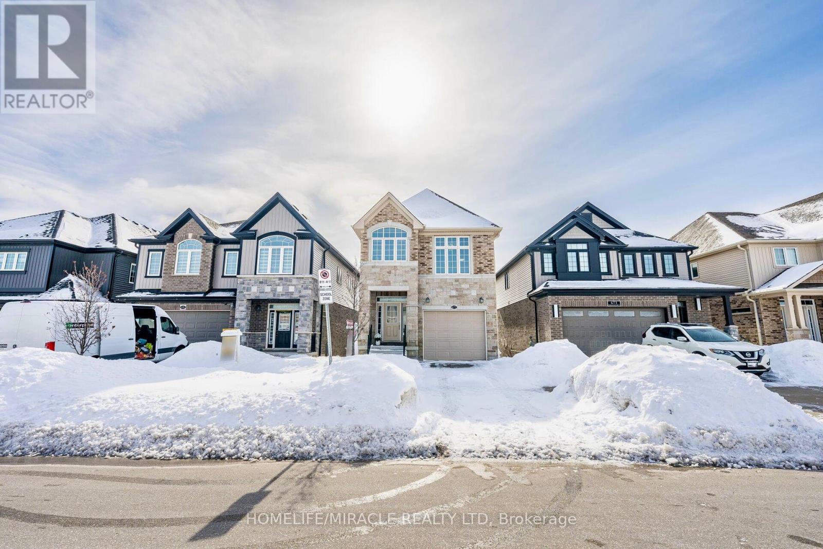 677 Thomas Slee Drive, Kitchener, Ontario  N2P 0J1 - Photo 2 - X12822478