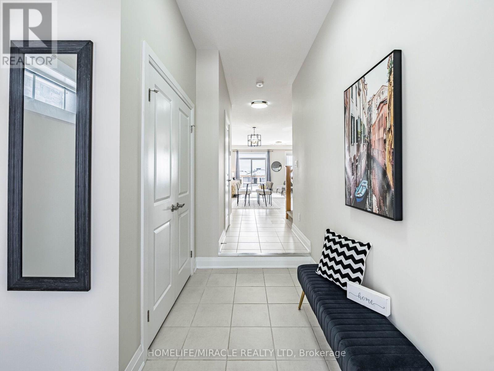 677 Thomas Slee Drive, Kitchener, Ontario  N2P 0J1 - Photo 5 - X12822478